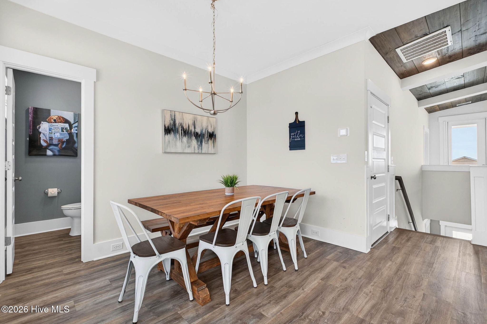 100565518 | Photo 12