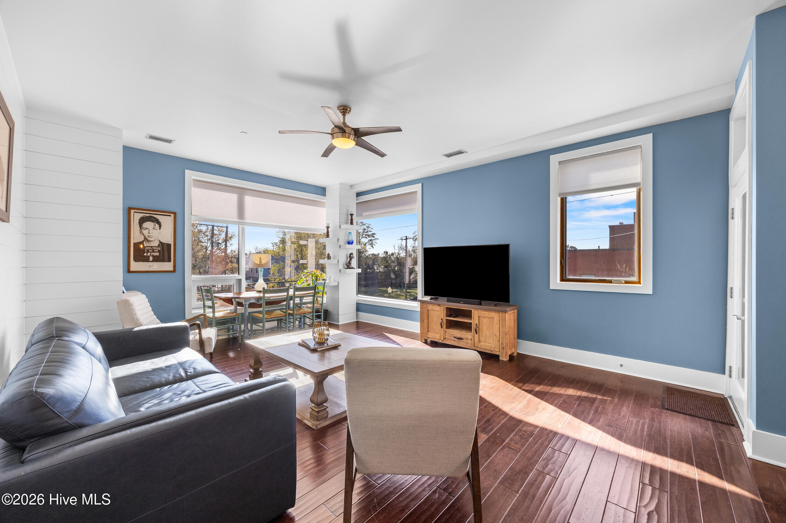 100562510 | Photo 20