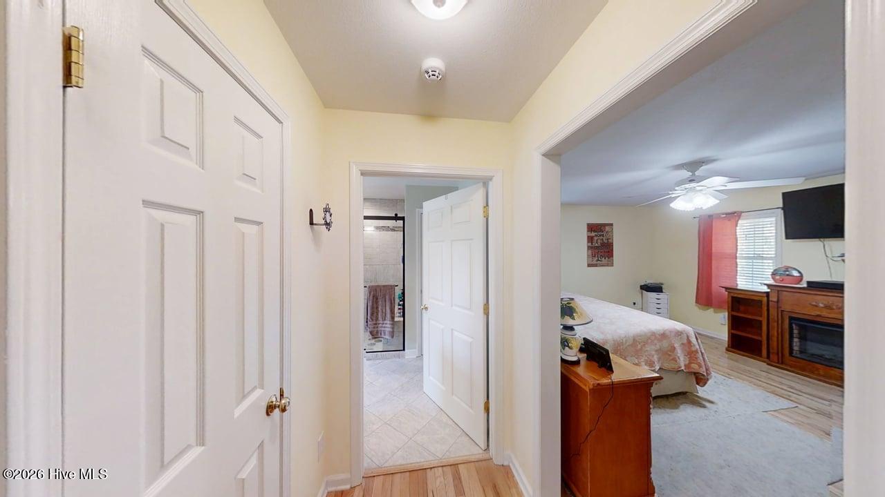 100570322 | Photo 19