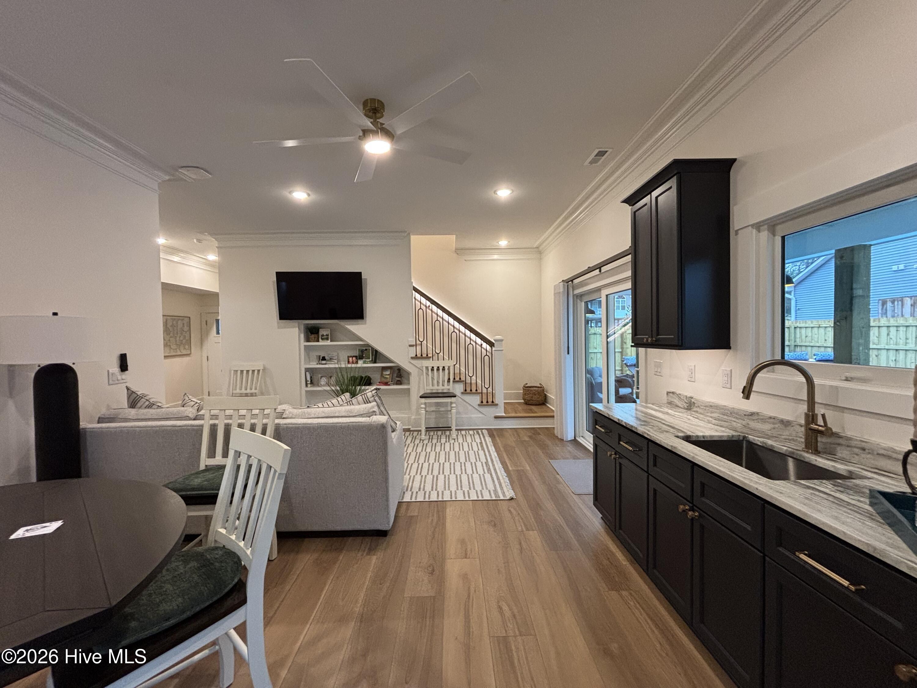 100516902 | Photo 117