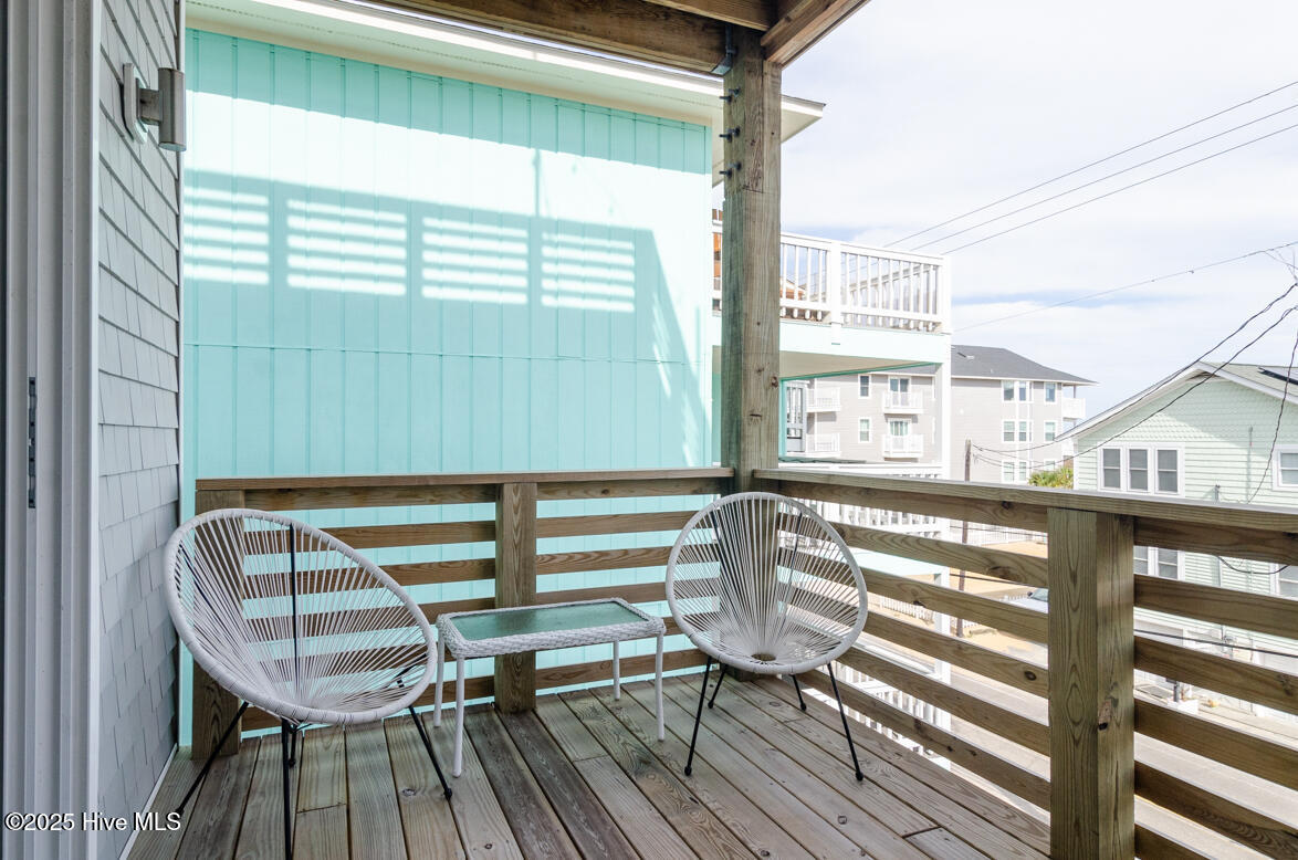 100549304 | Photo 41