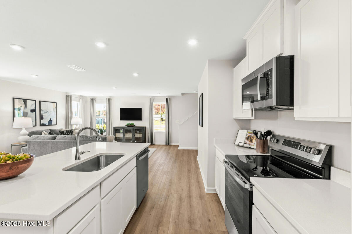 100564045 | Photo 16