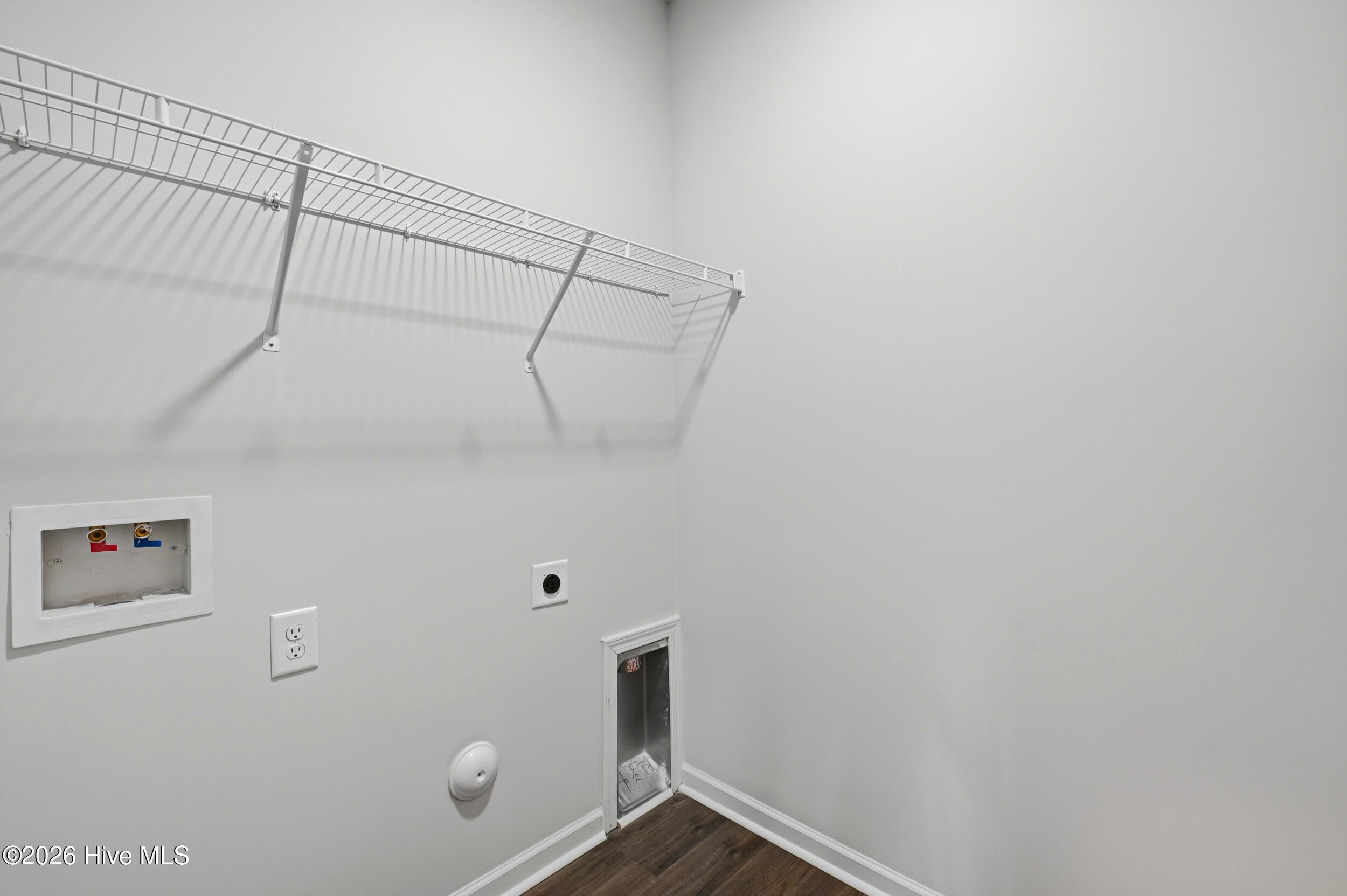 100563269 | Photo 26