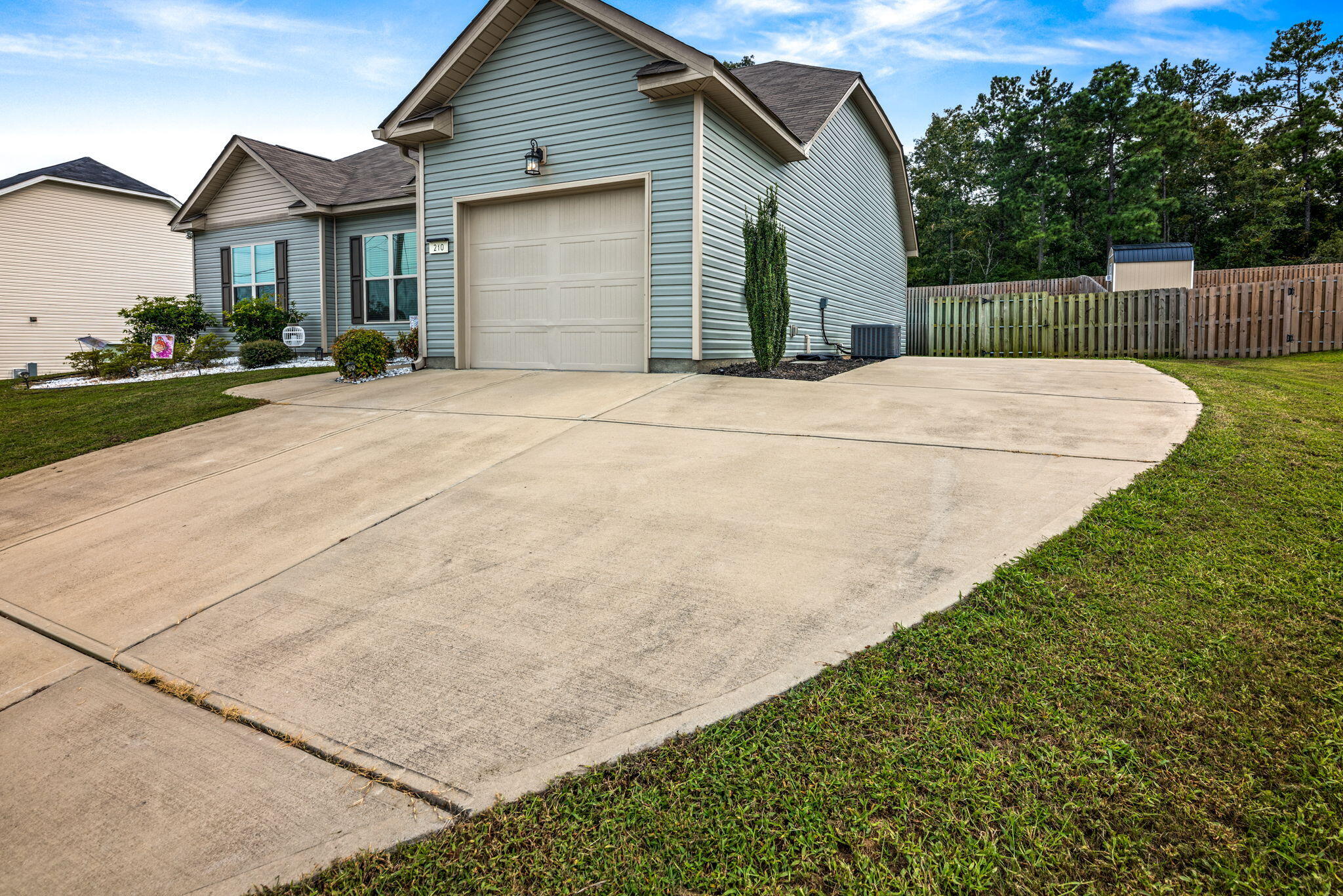 5-web-or-mls-210 McDuffie Circle-33