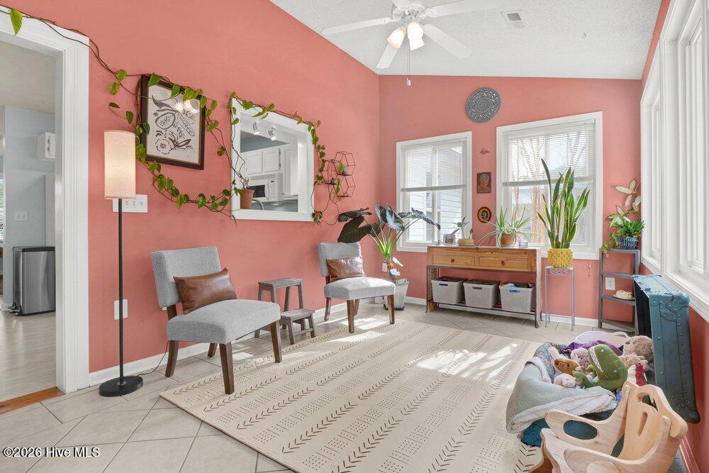 100551608 | Photo 15