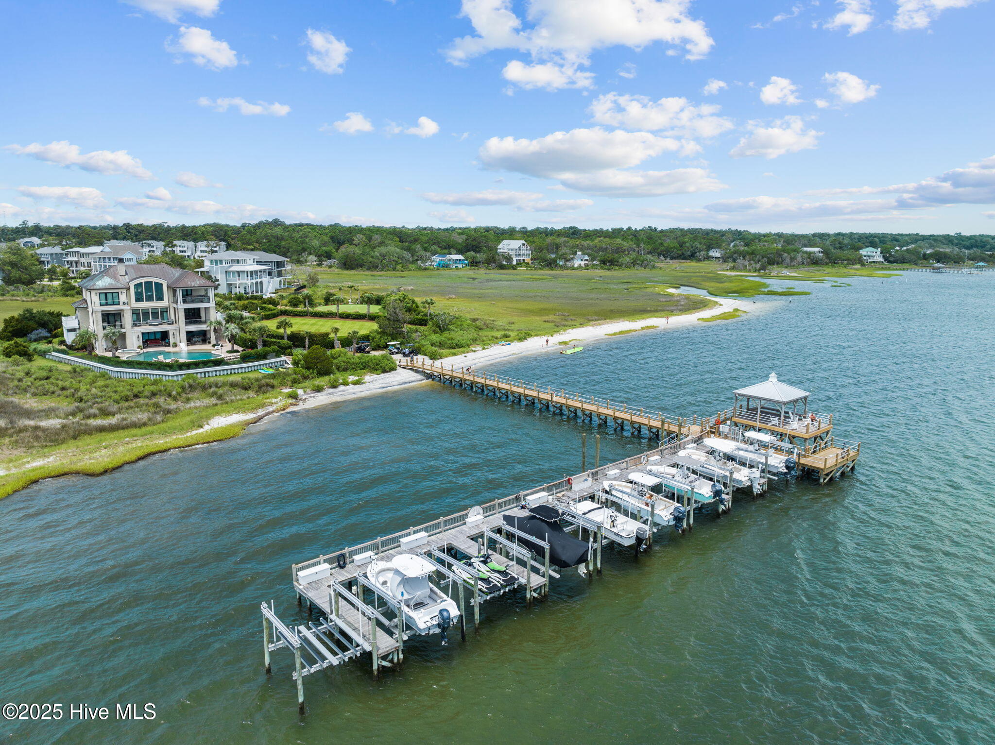 100546200 | Photo 43