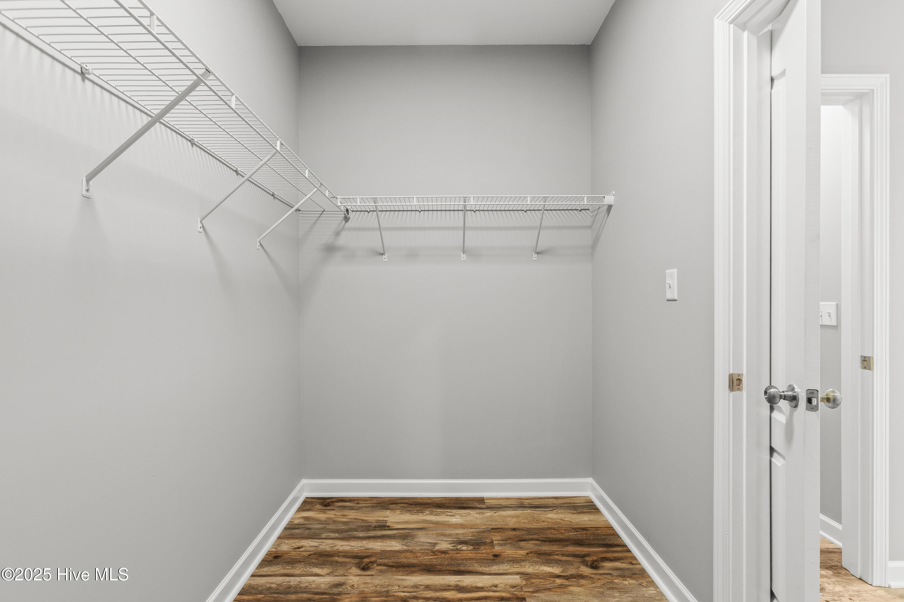 100541527 | Photo 24