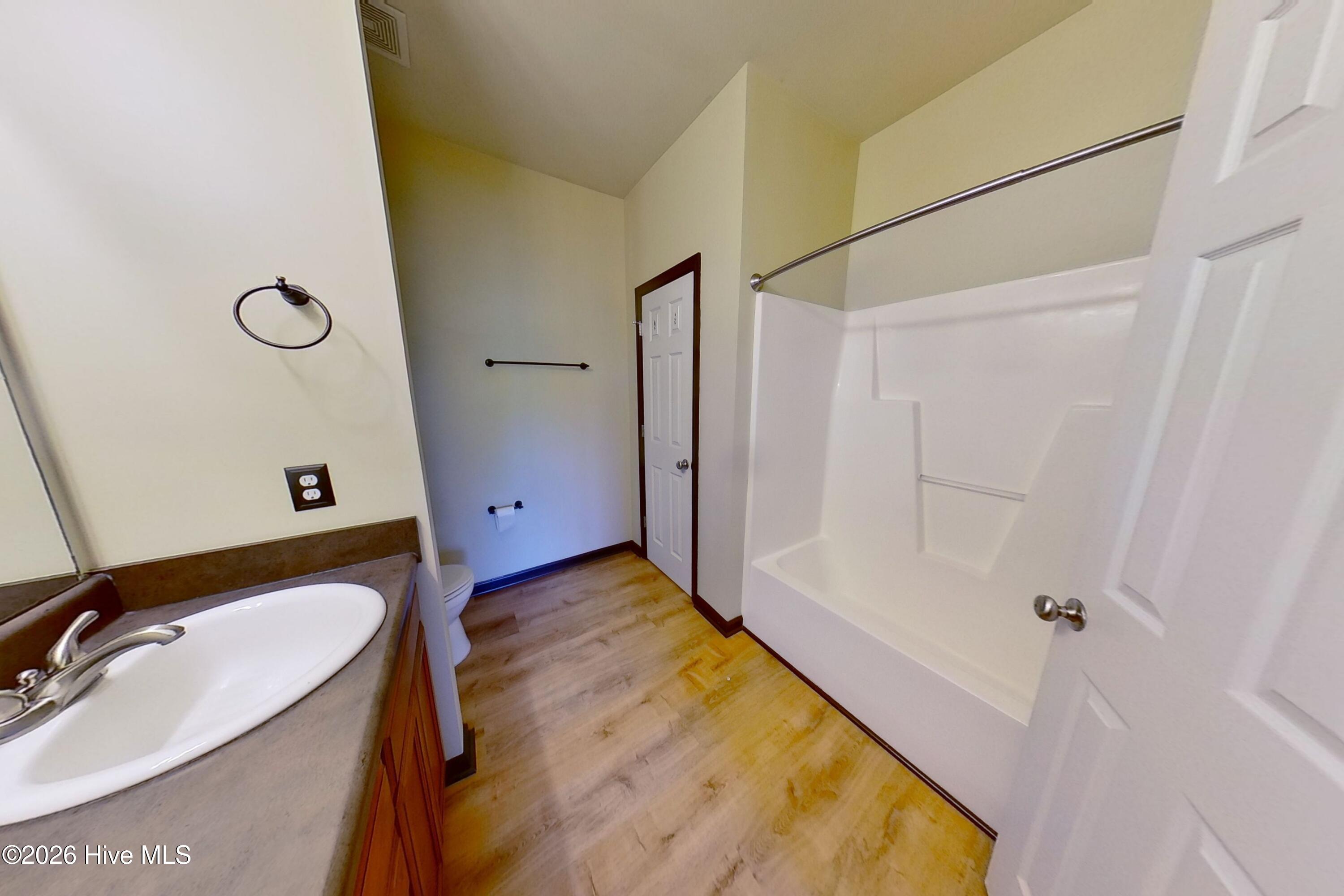 100554824 | Photo 19