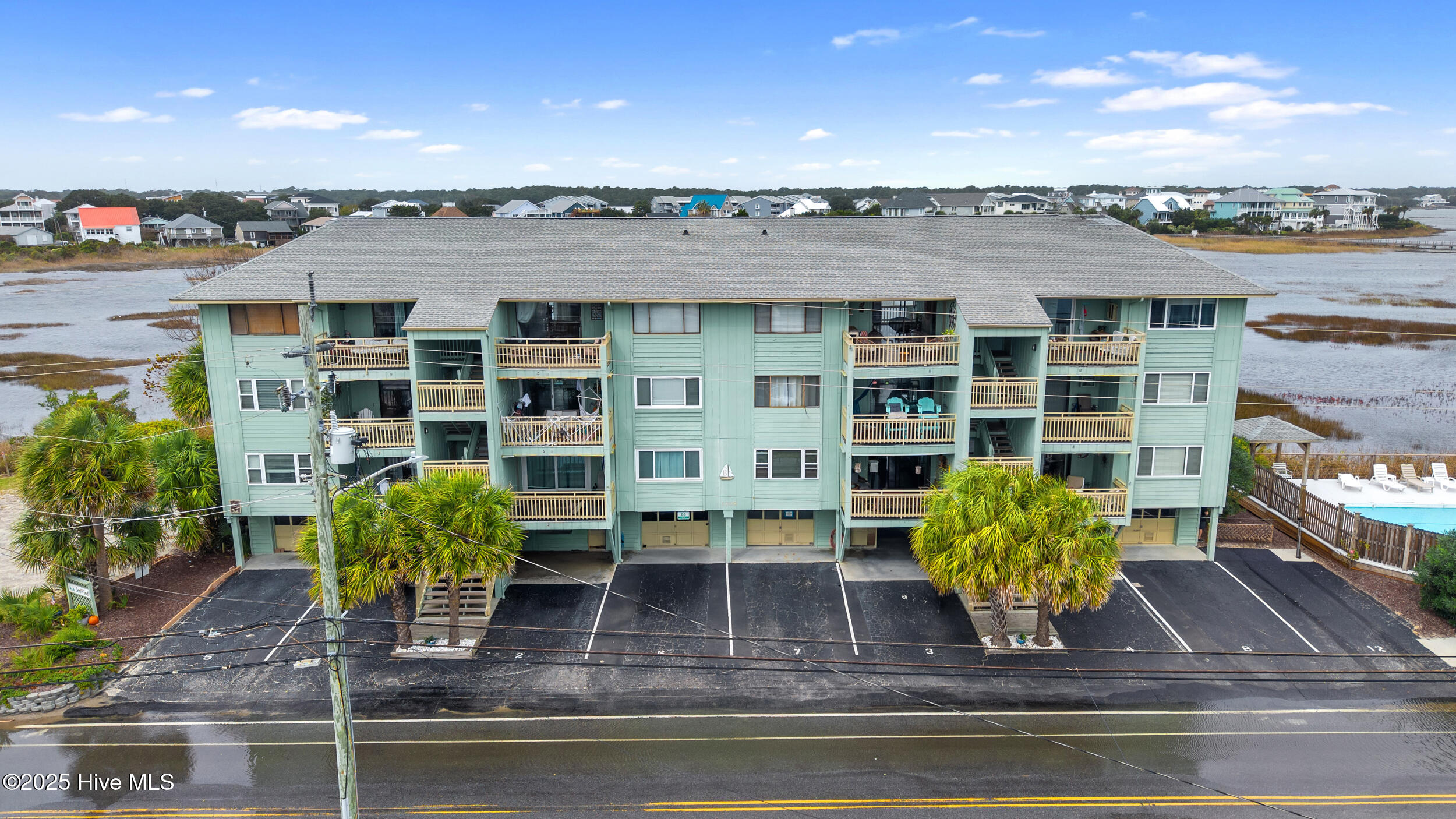 100536359 | Photo 35