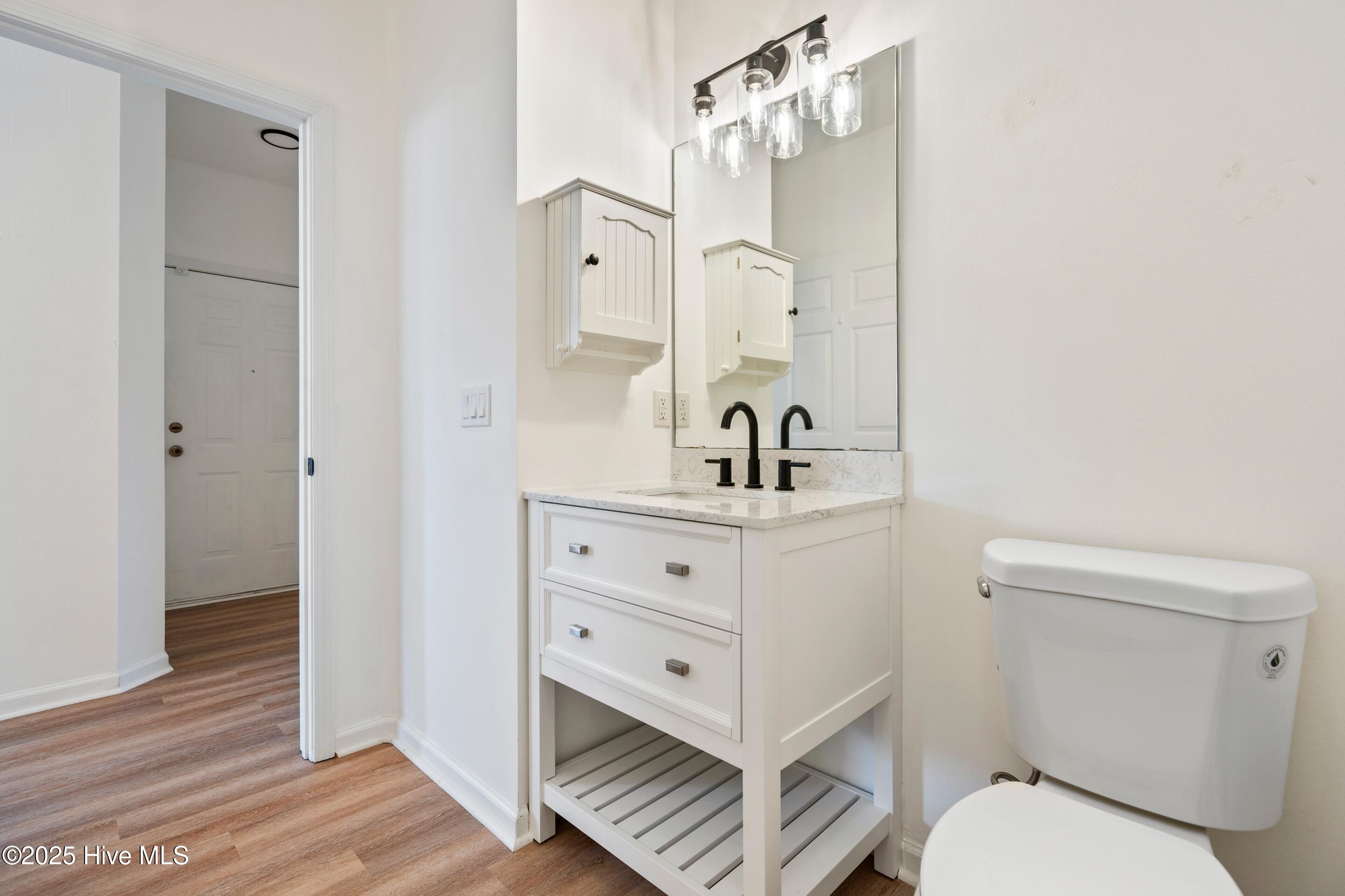 100551288 | Photo 30