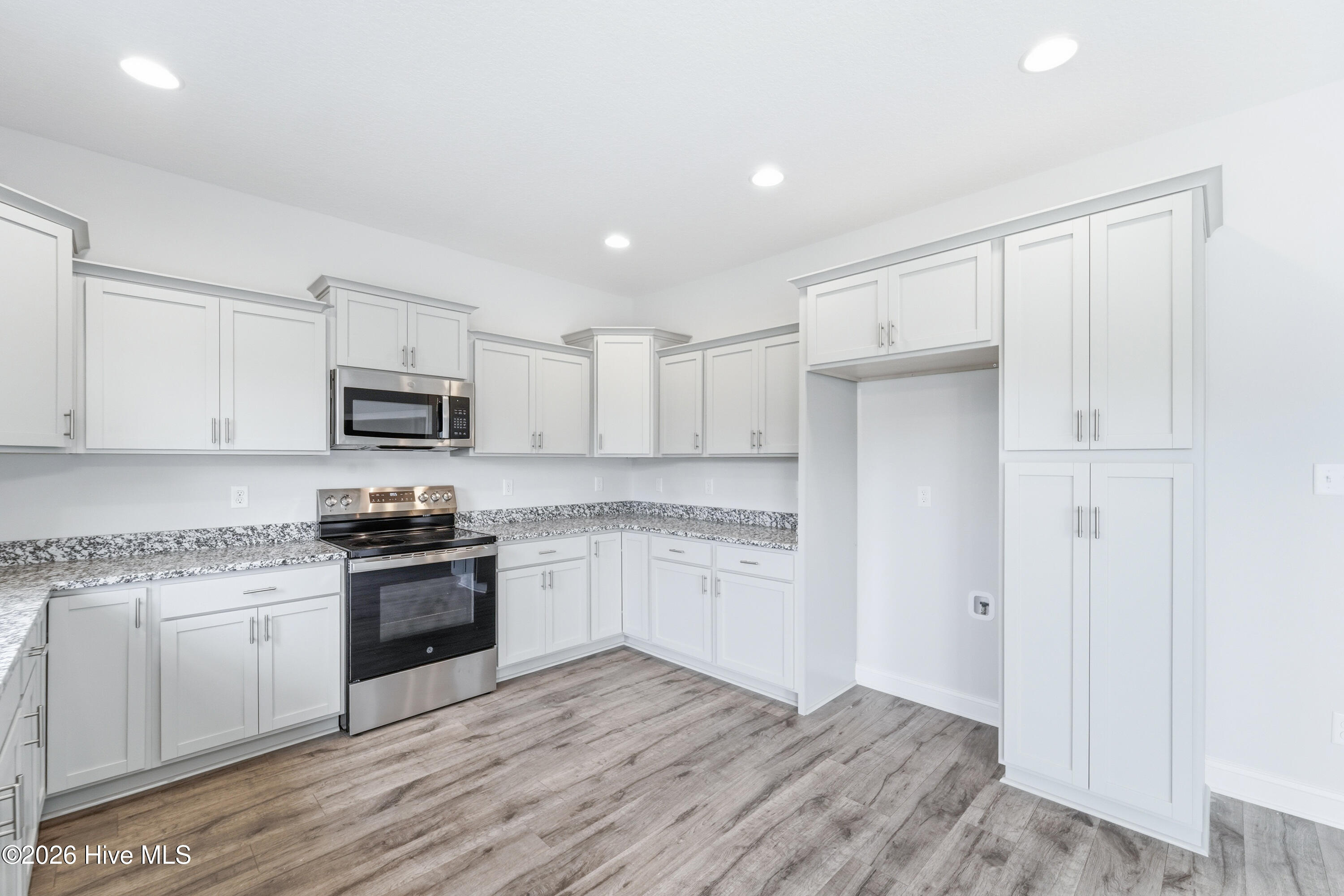 100525562 | Photo 11