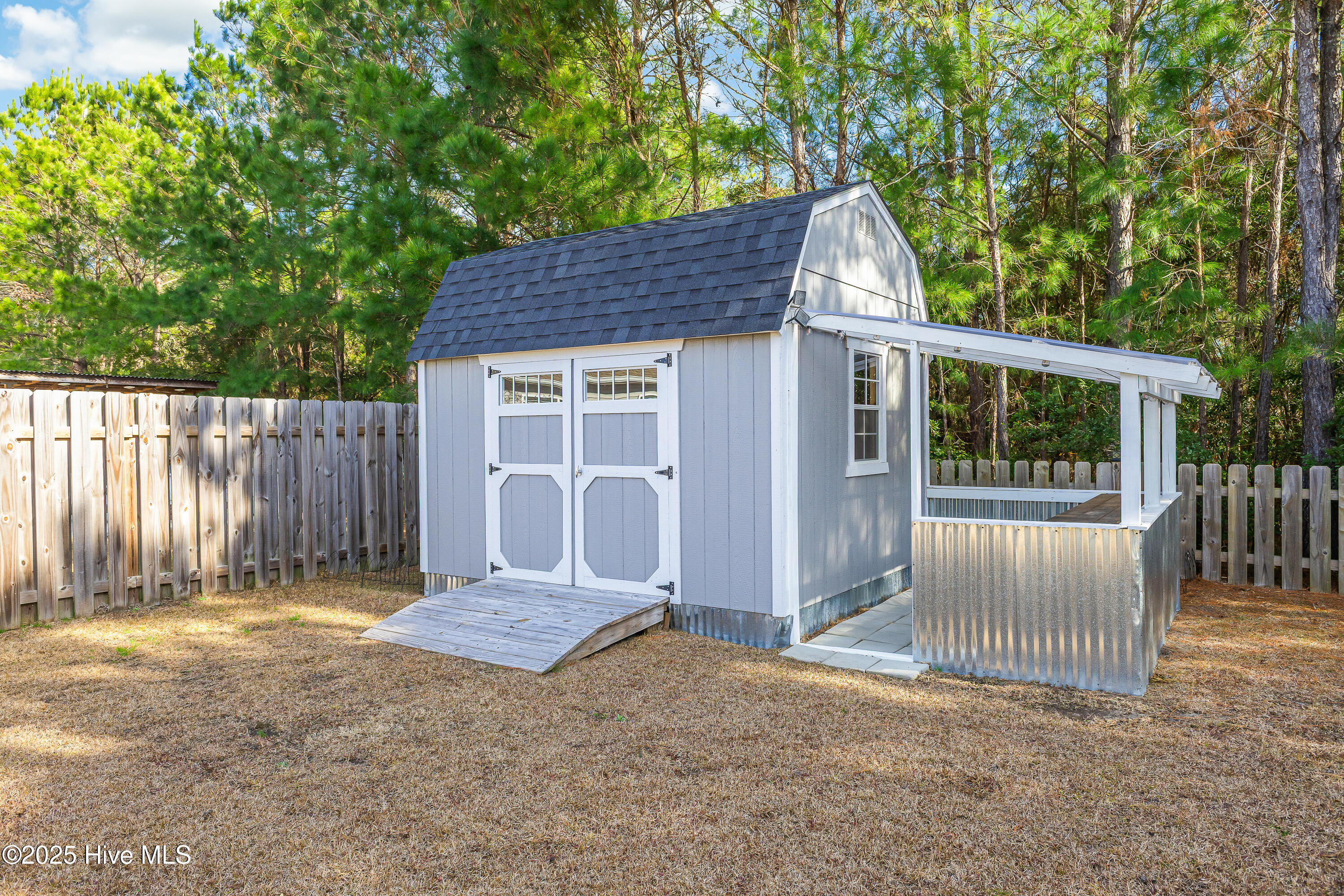 100547068 | Photo 36