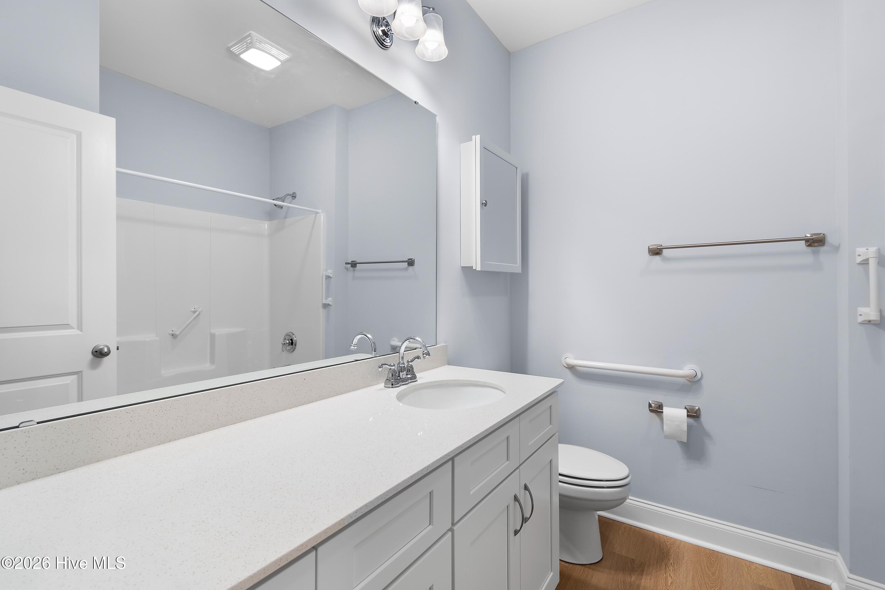 100547480 | Photo 24