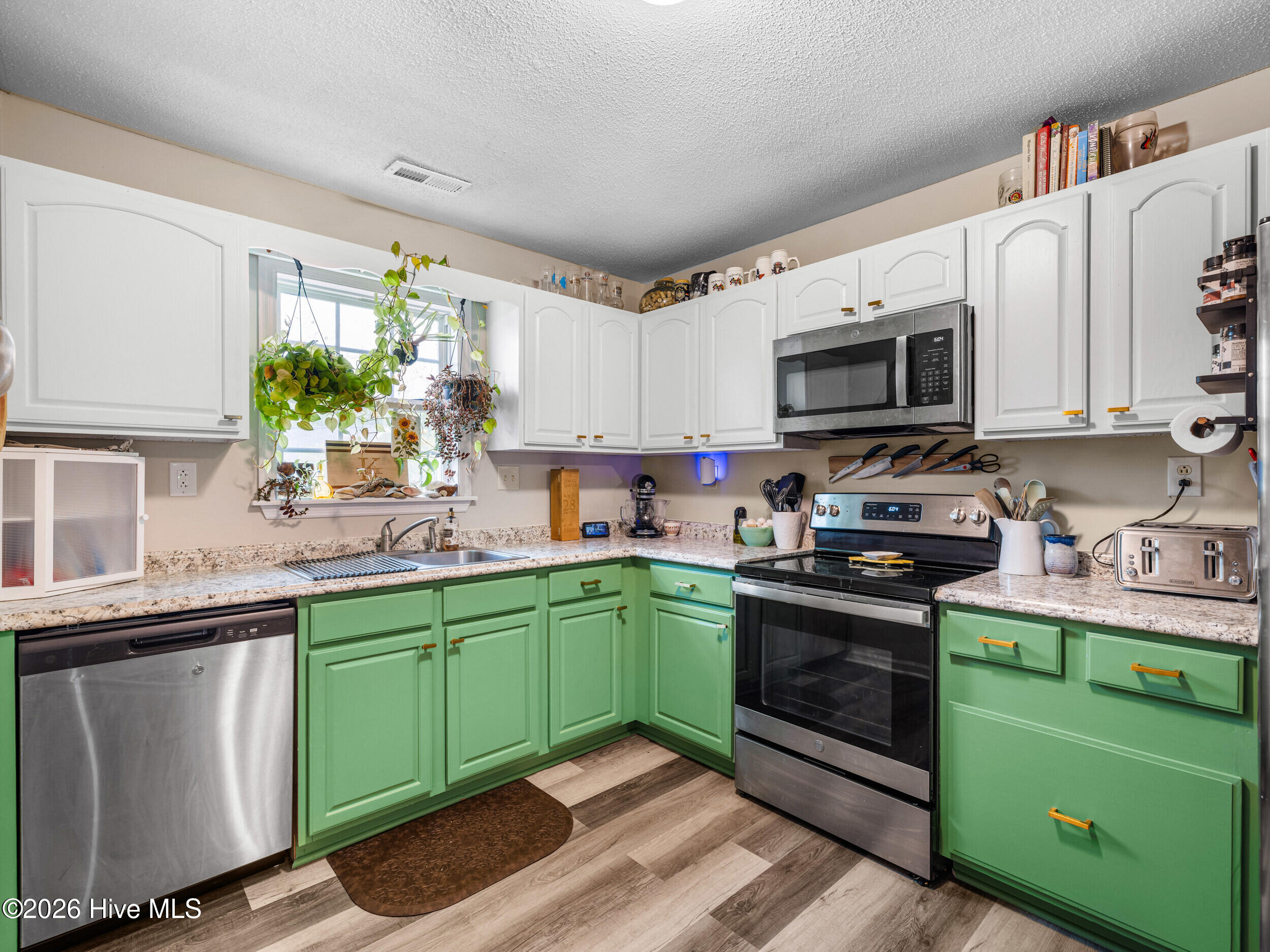 100567636 | Photo 18