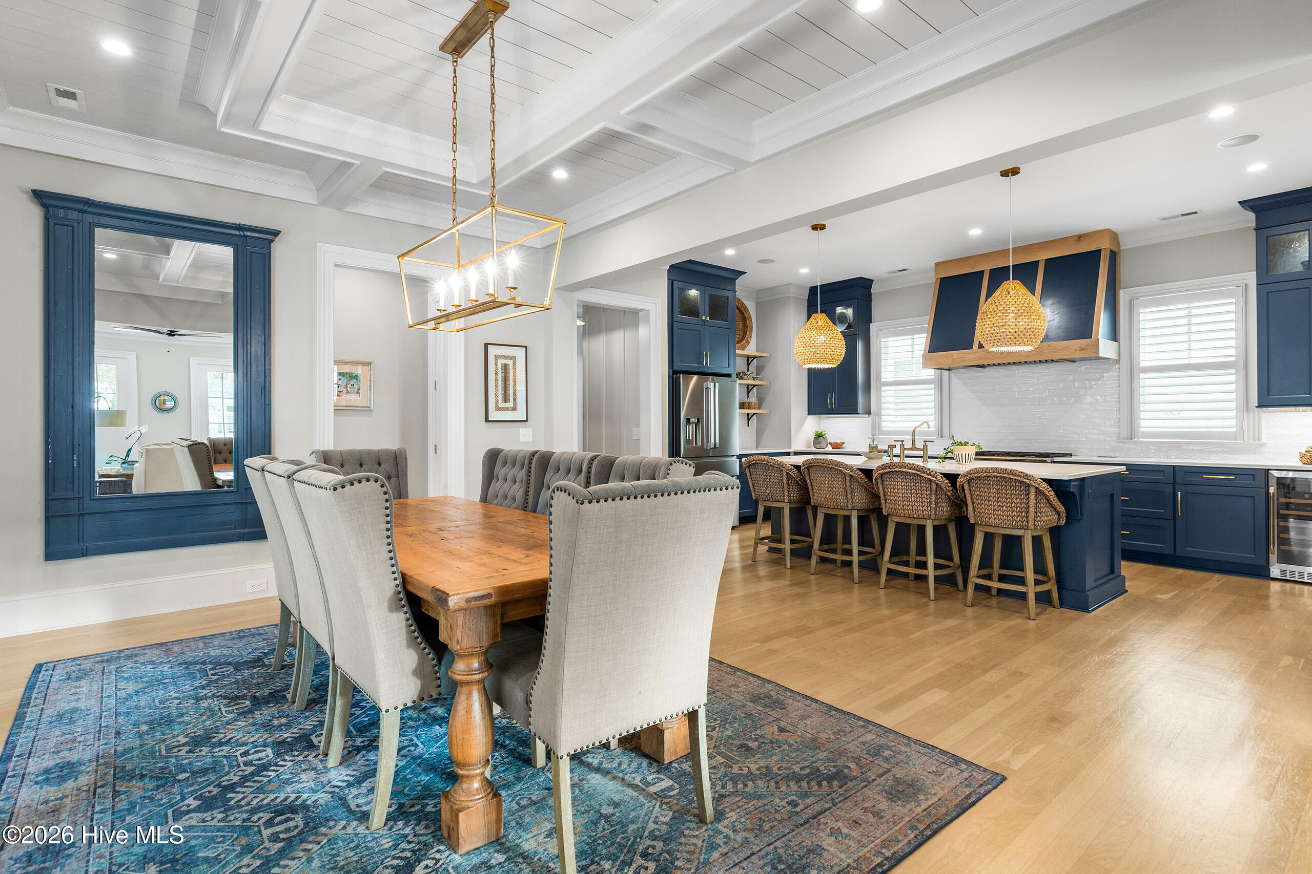 100563719 | Photo 22