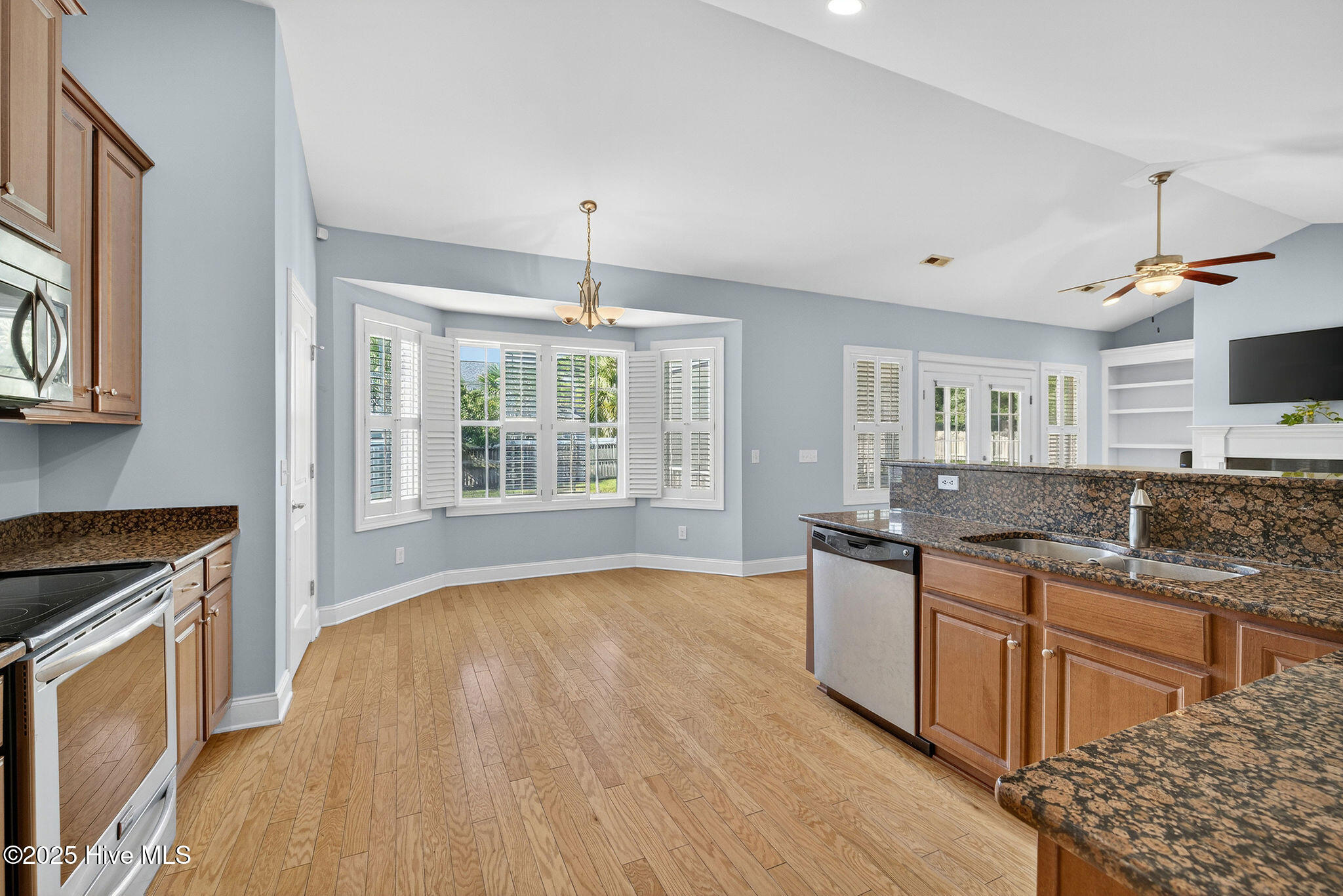 100535403 | Photo 10