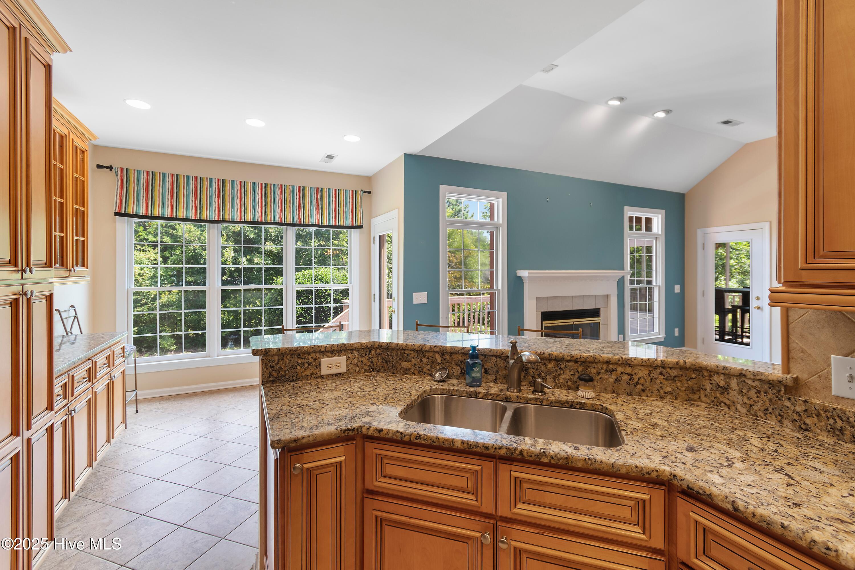 100535708 | Photo 18