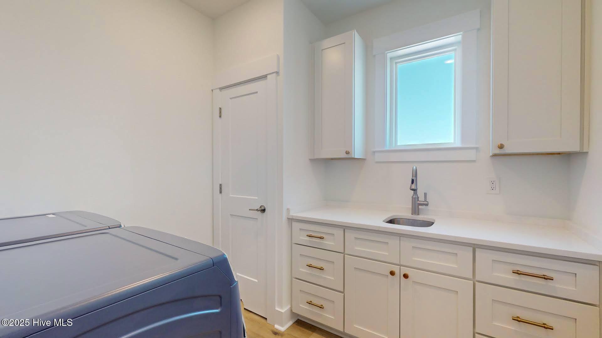 100560716 | Photo 73