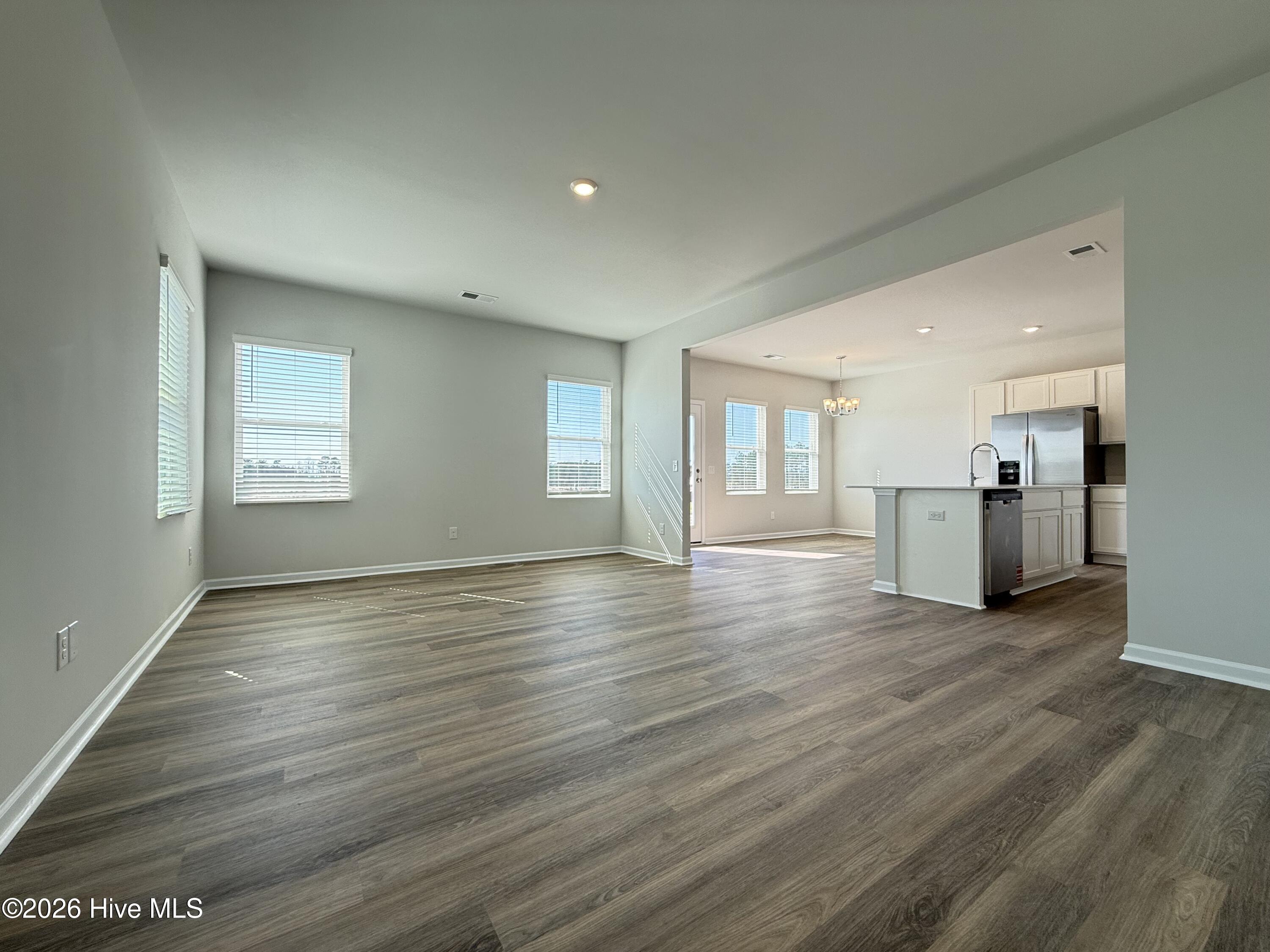 100546589 | Photo 28