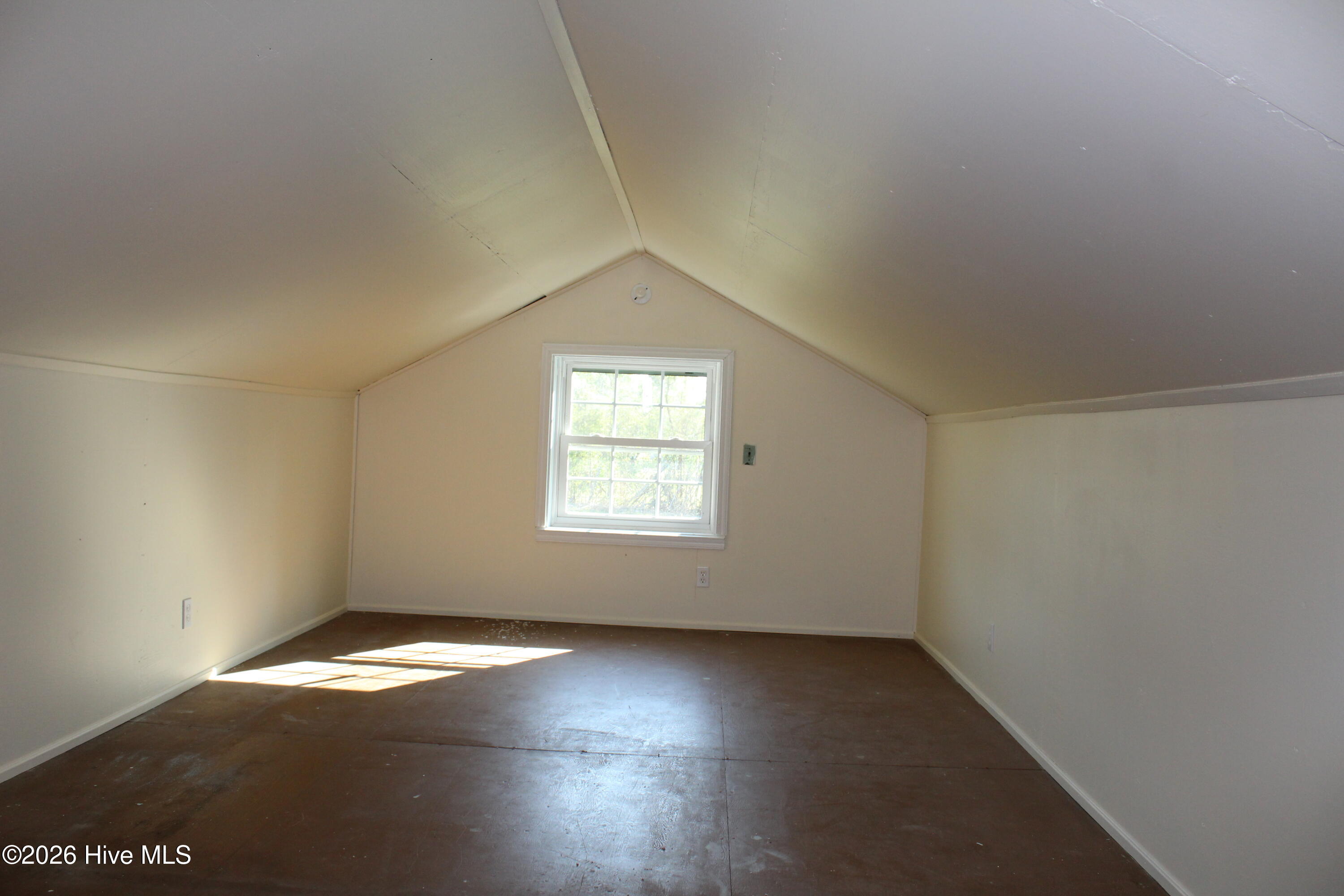 100567630 | Photo 29