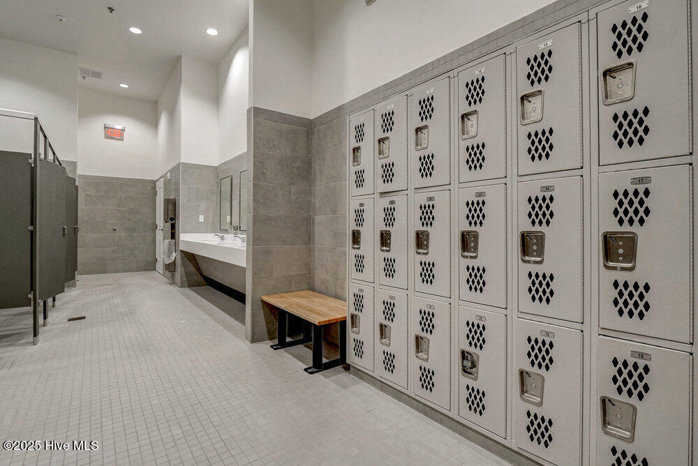 100535537 | Photo 66