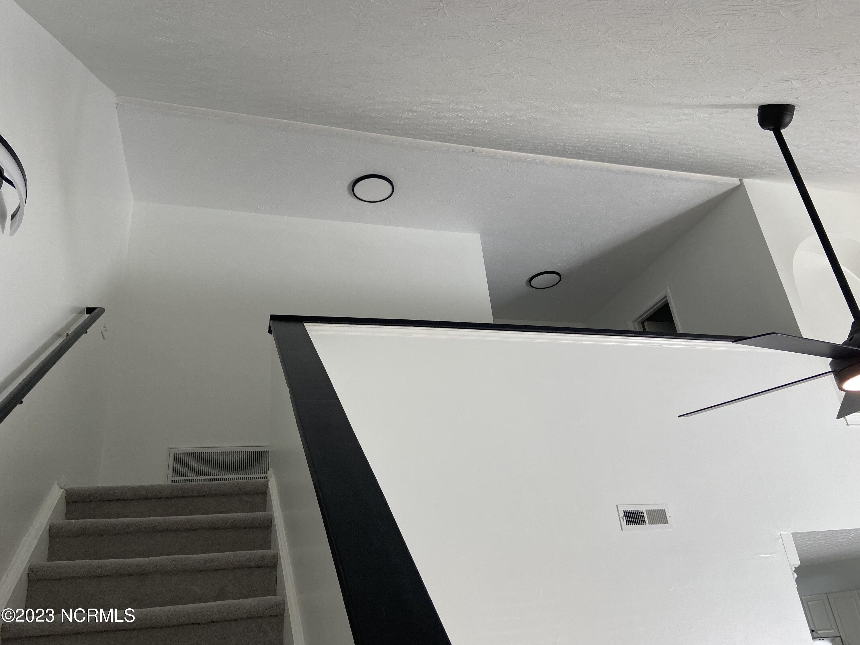 100533323 | Photo 20