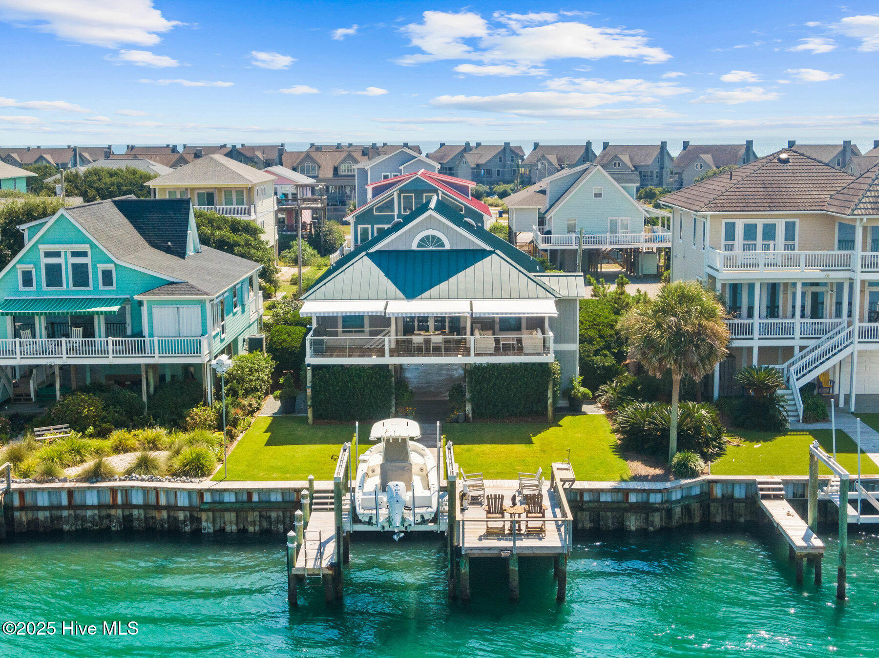 048_2120_shoreline_drive-48_814