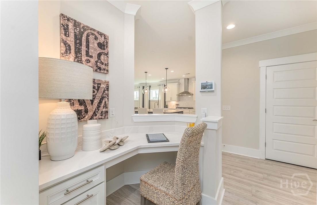 Pictures, photographs, colors, features, and sizes