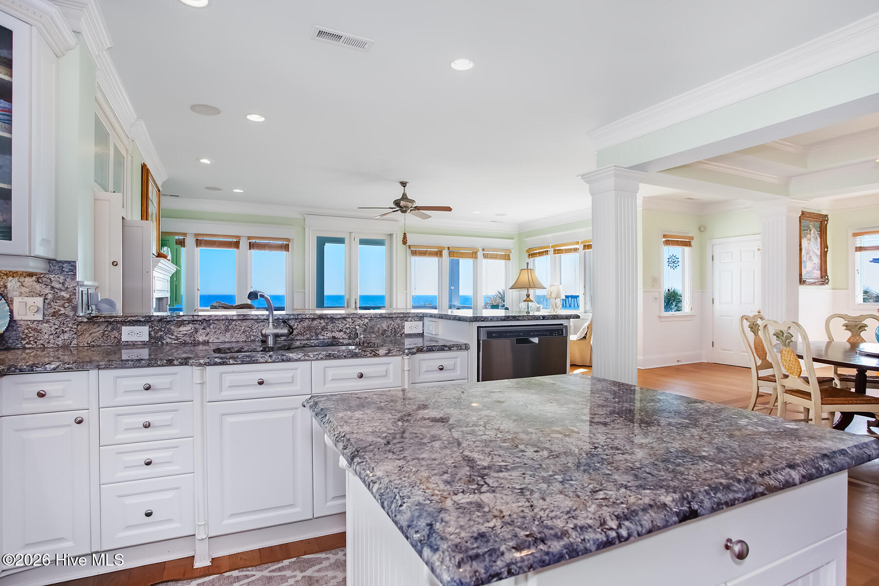 100559523 | Photo 19