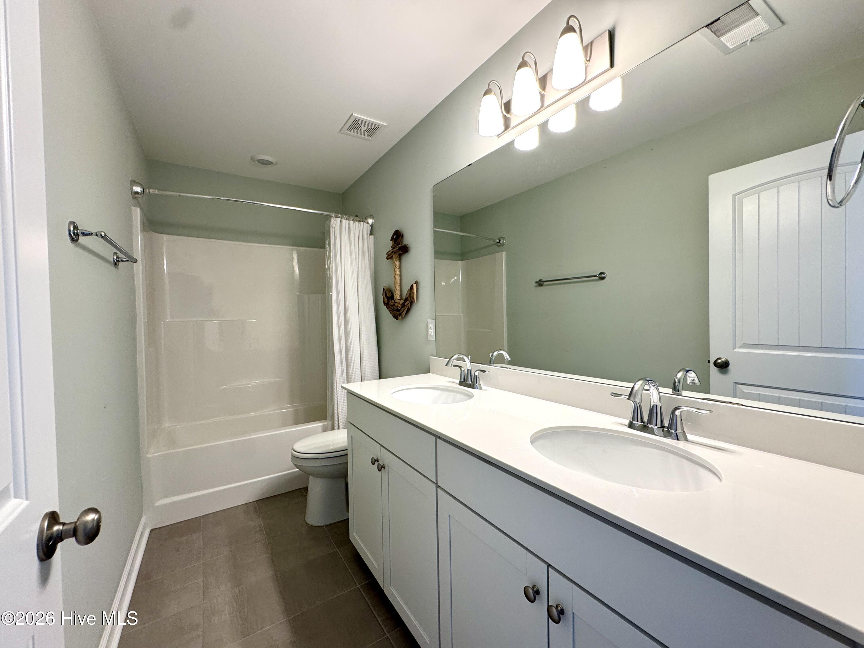 100547423 | Photo 27