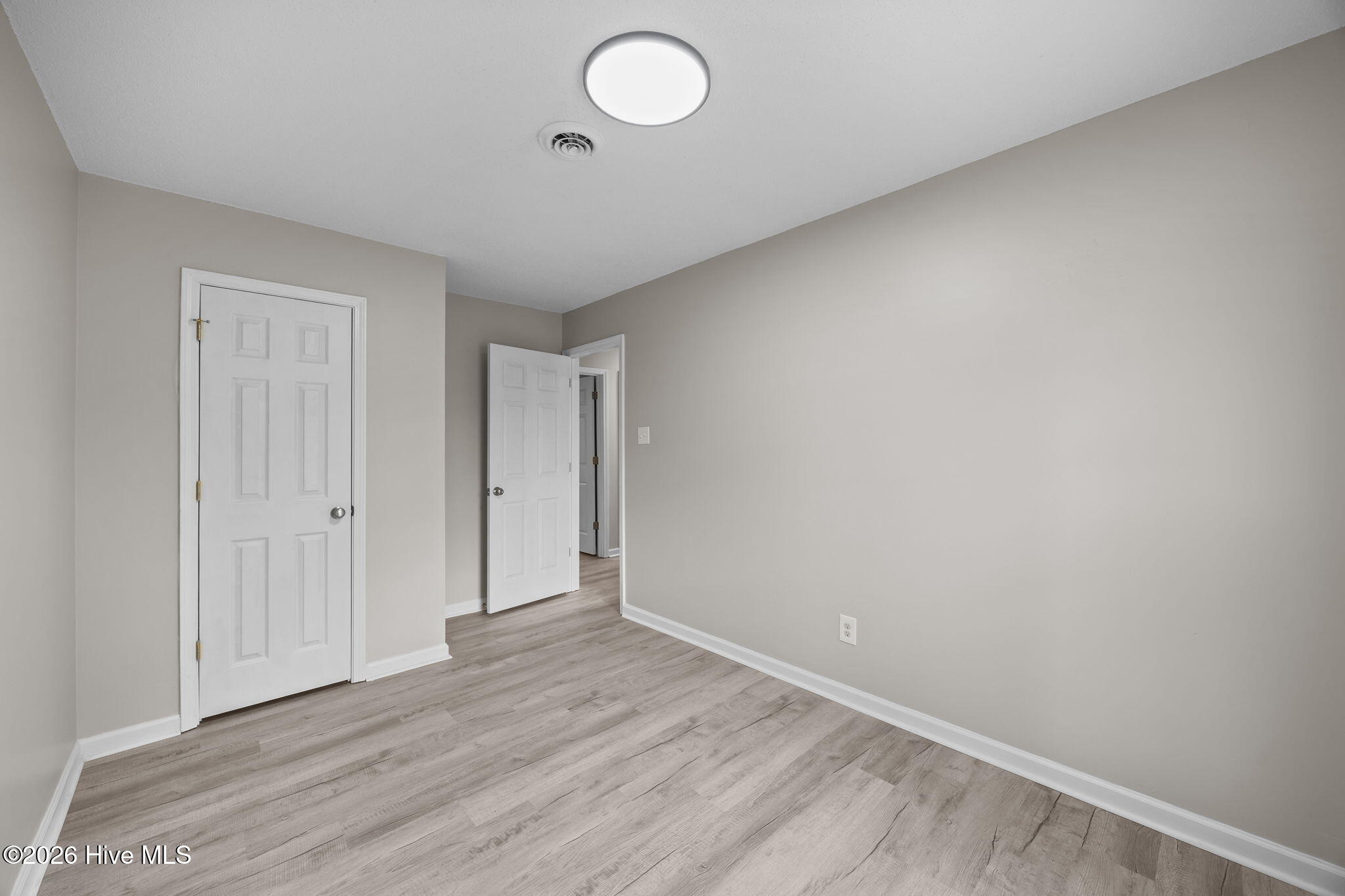 100552306 | Photo 27