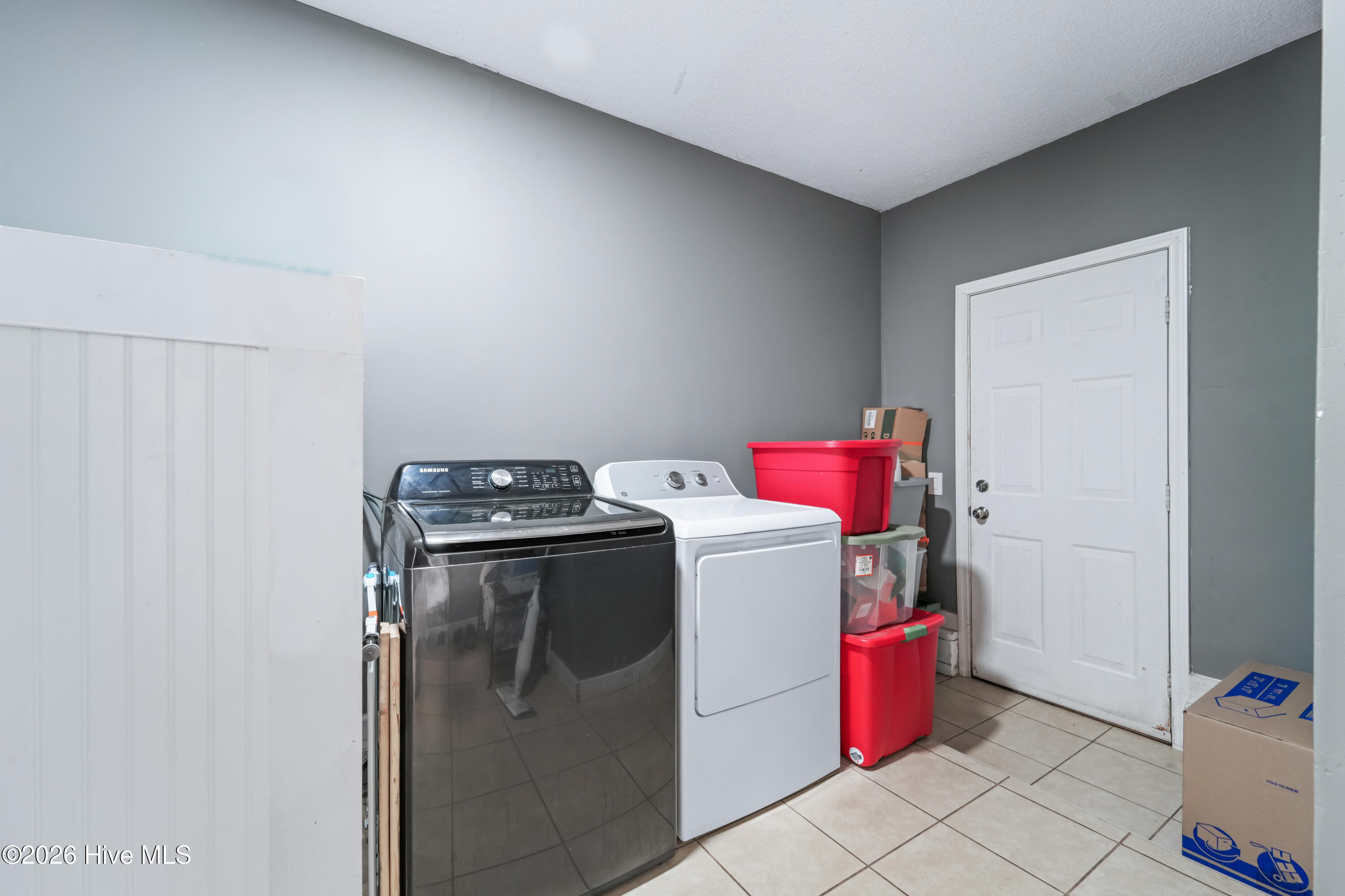 100566597 | Photo 16