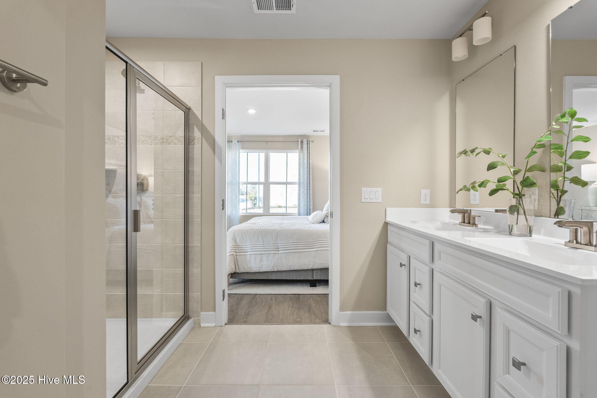 100545302 | Photo 20