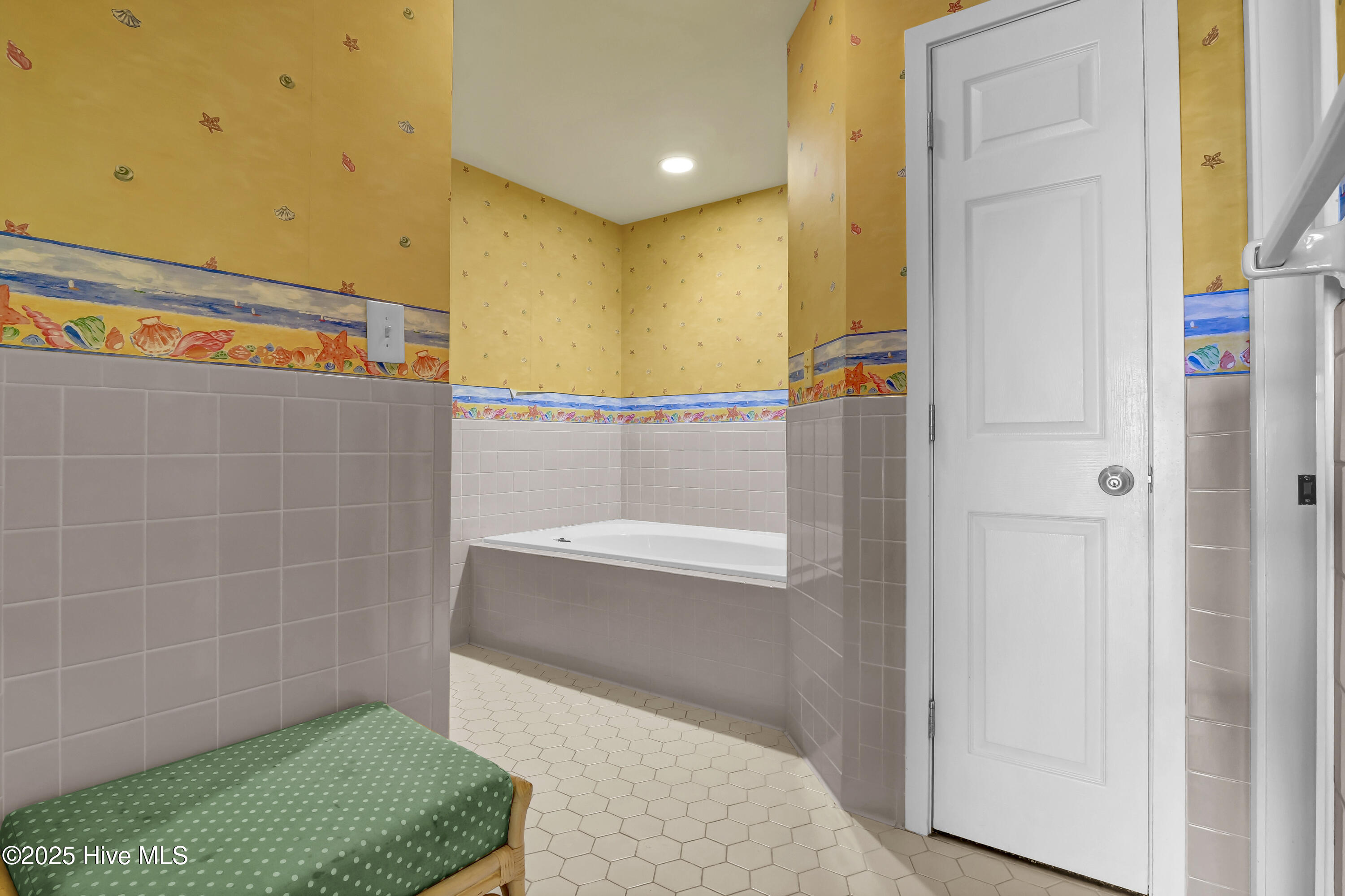 100535604 | Photo 24