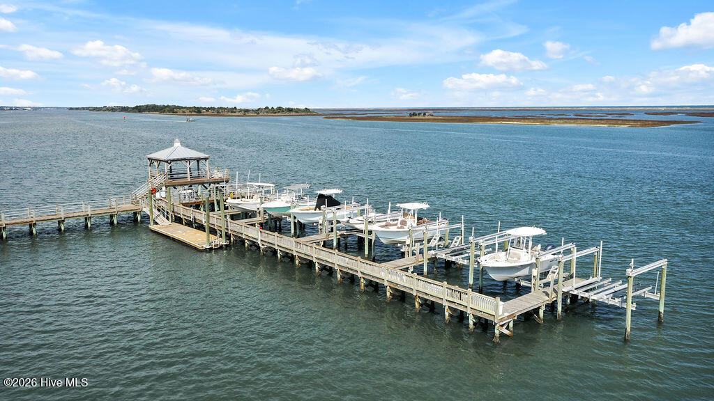 100564956 | Photo 65