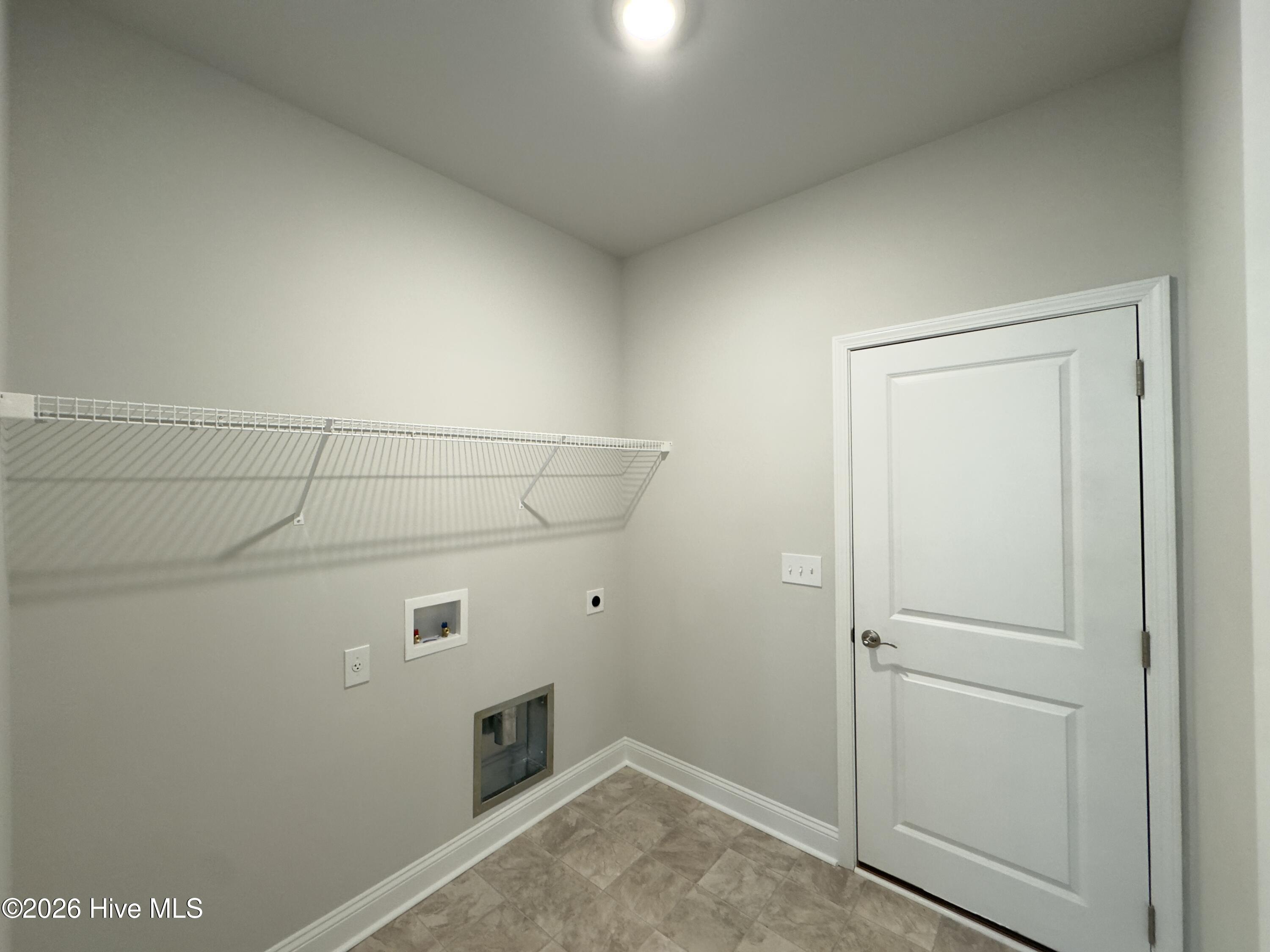 100563265 | Photo 18