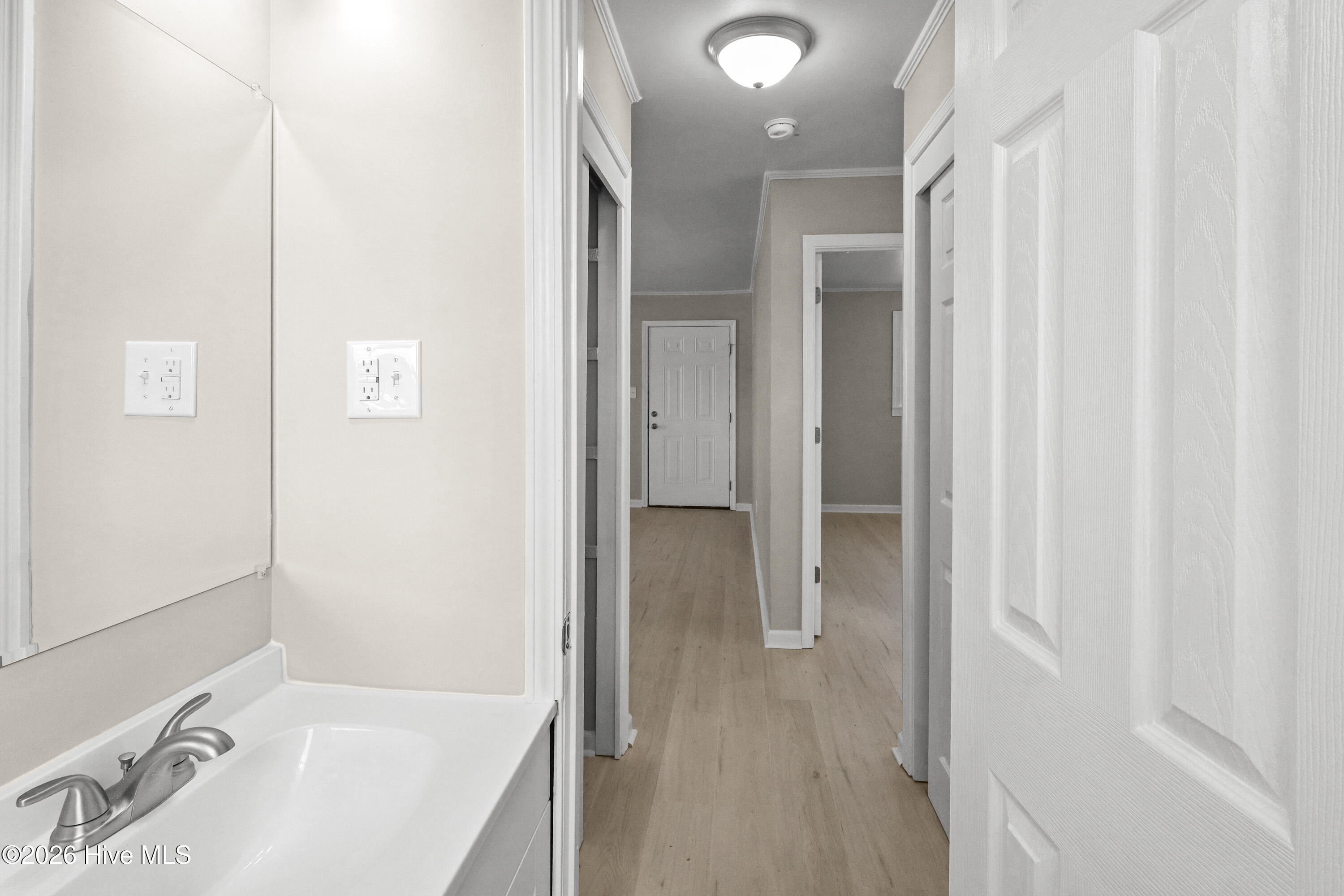 100563835 | Photo 13