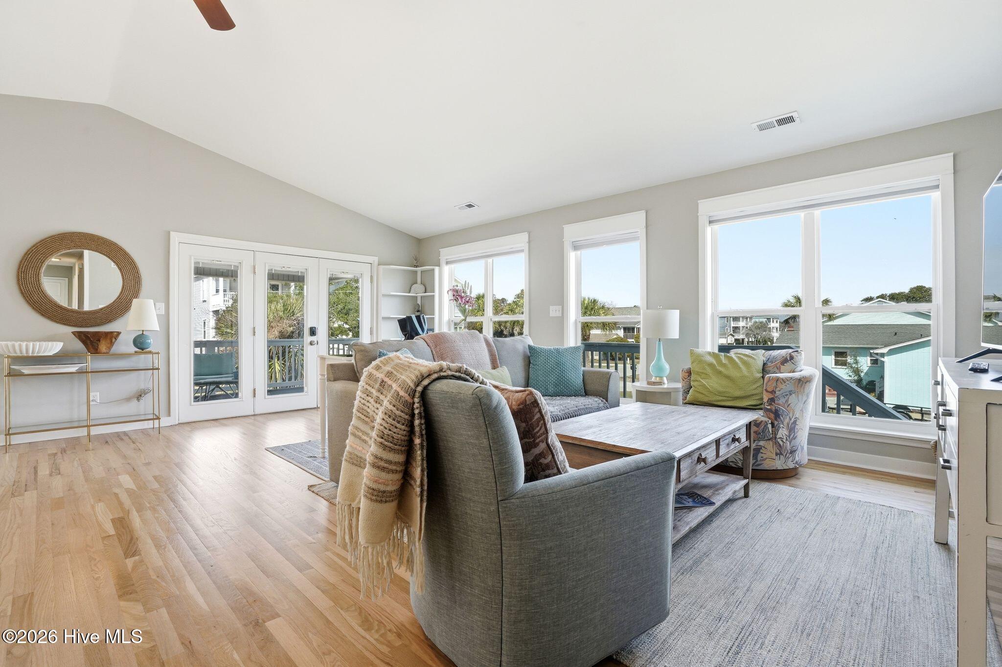 100558561 | Photo 20