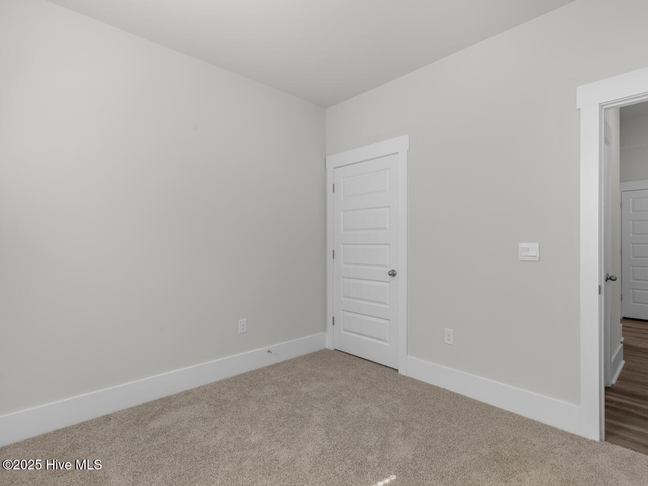 100527358 | Photo 27