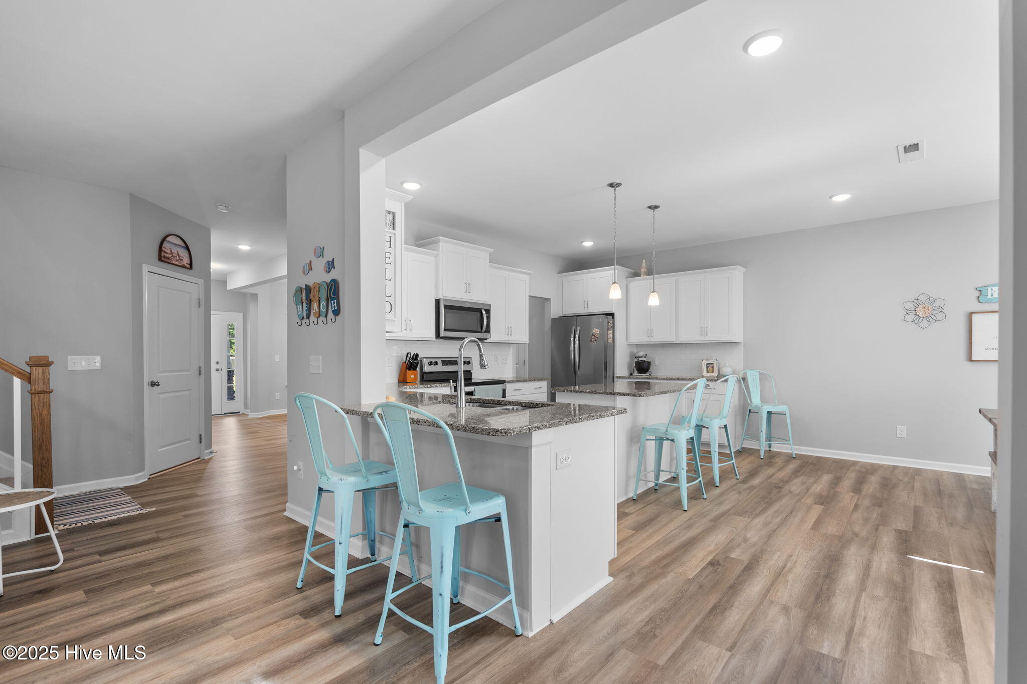 100528737 | Photo 15