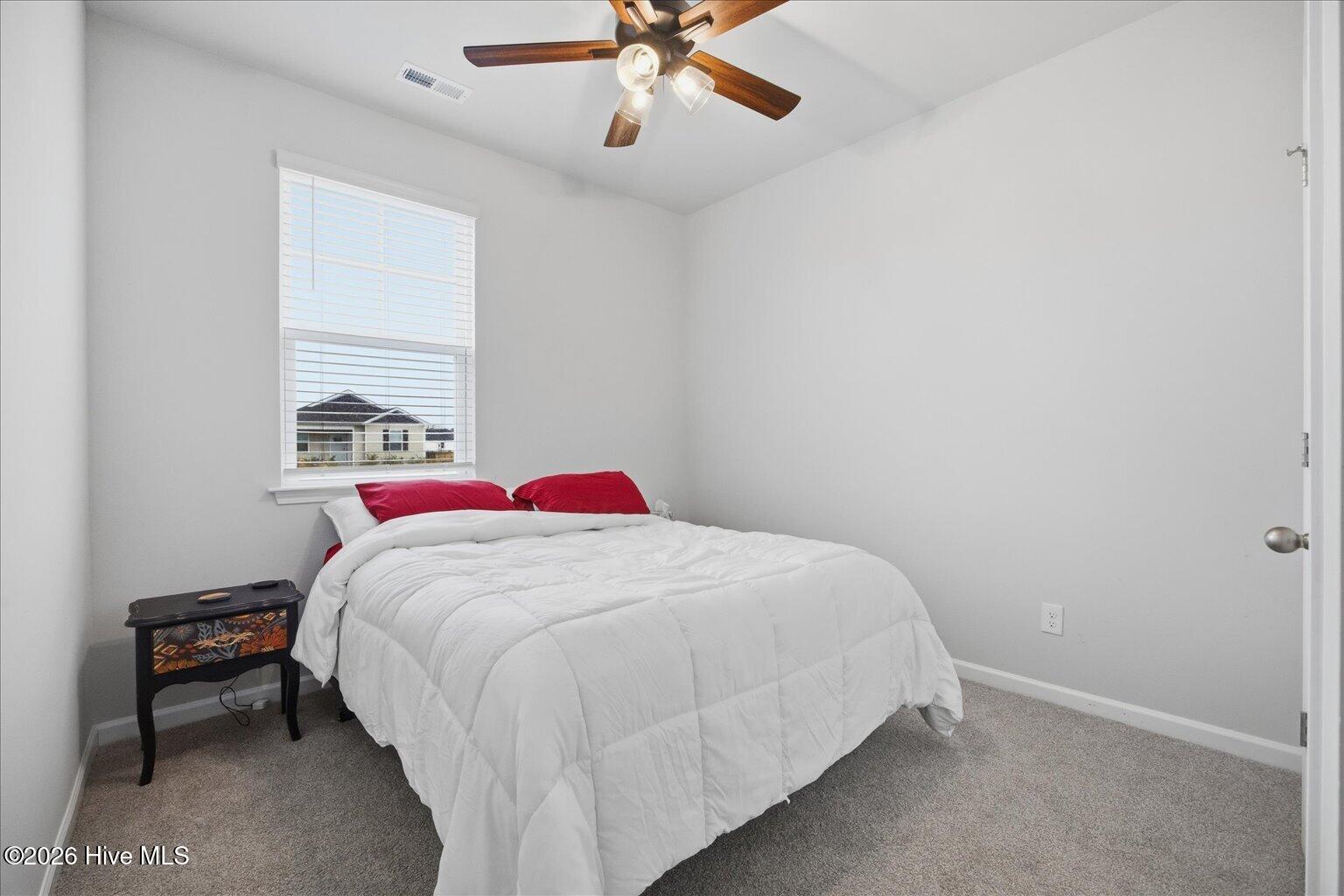 100557275 | Photo 16