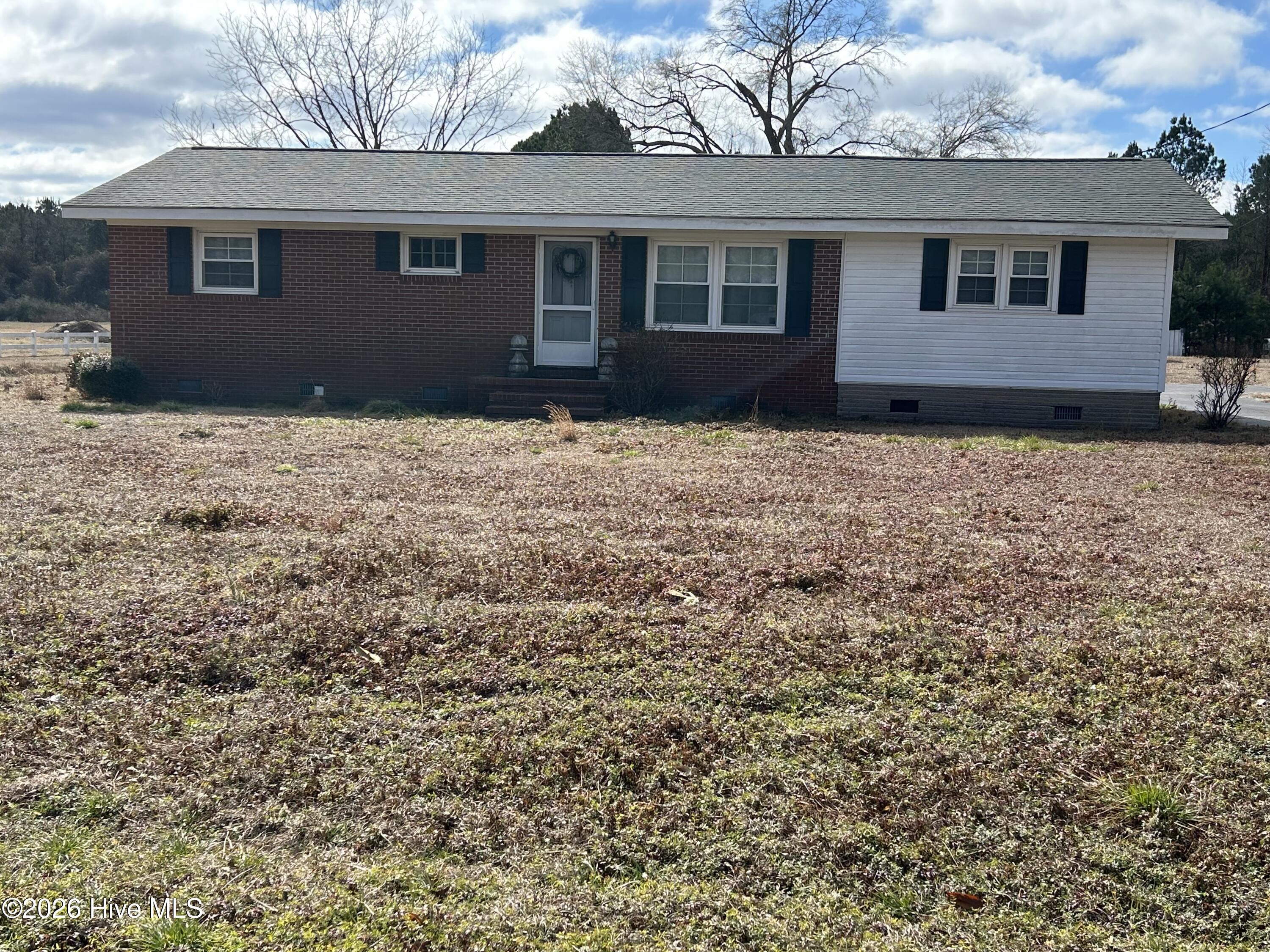 Exterior photo of 2791 S Nc 41 And 50 Highway, Chinquapin, NC 28521. MLS: 100595988