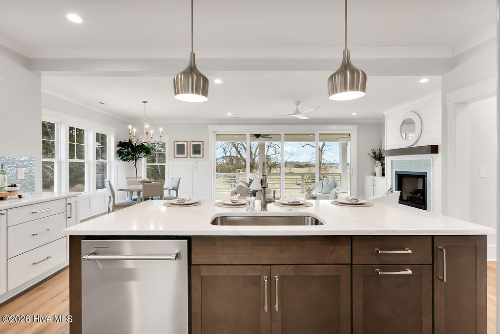 100557096 | Photo 23