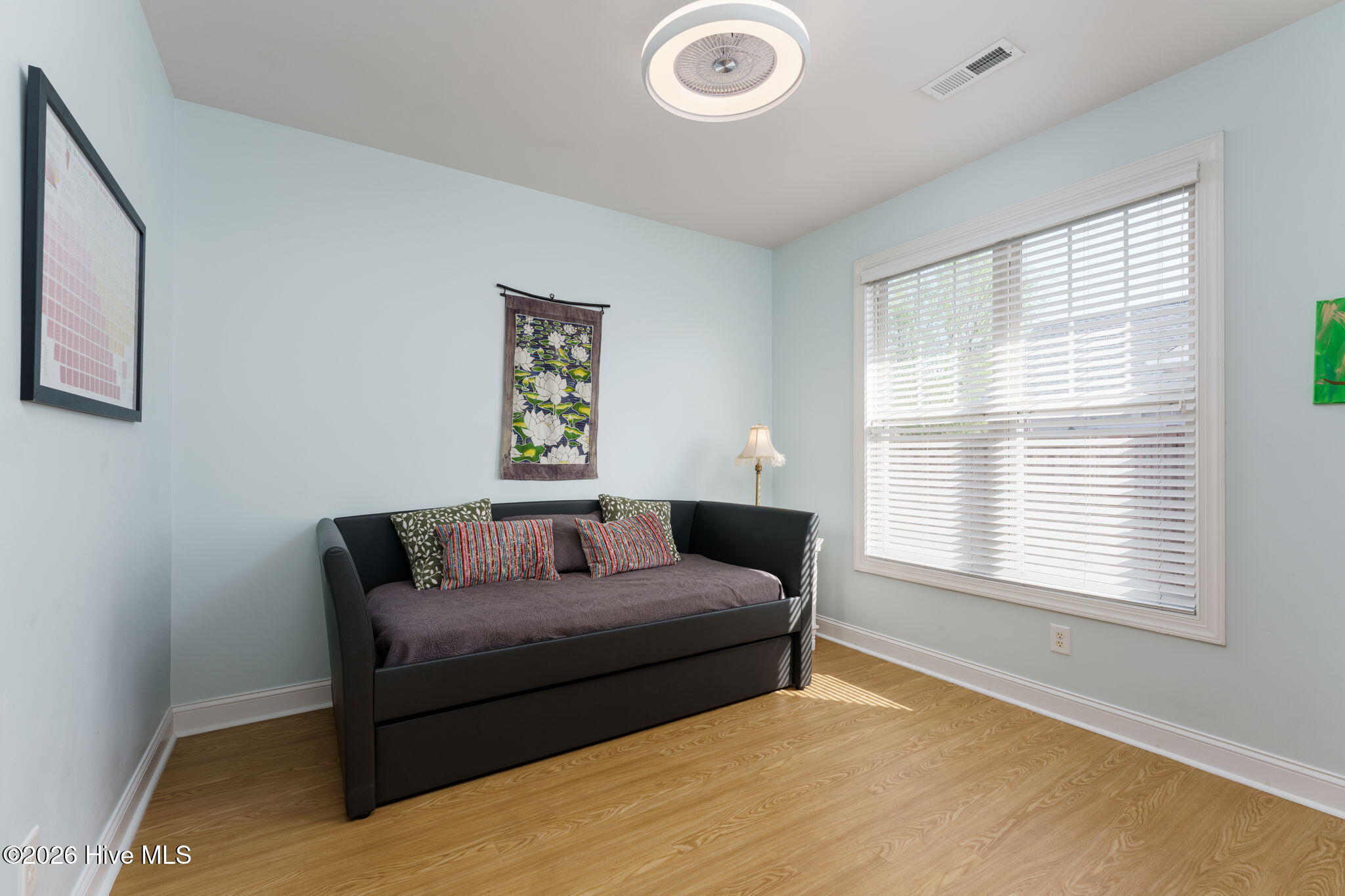 100564591 | Photo 20