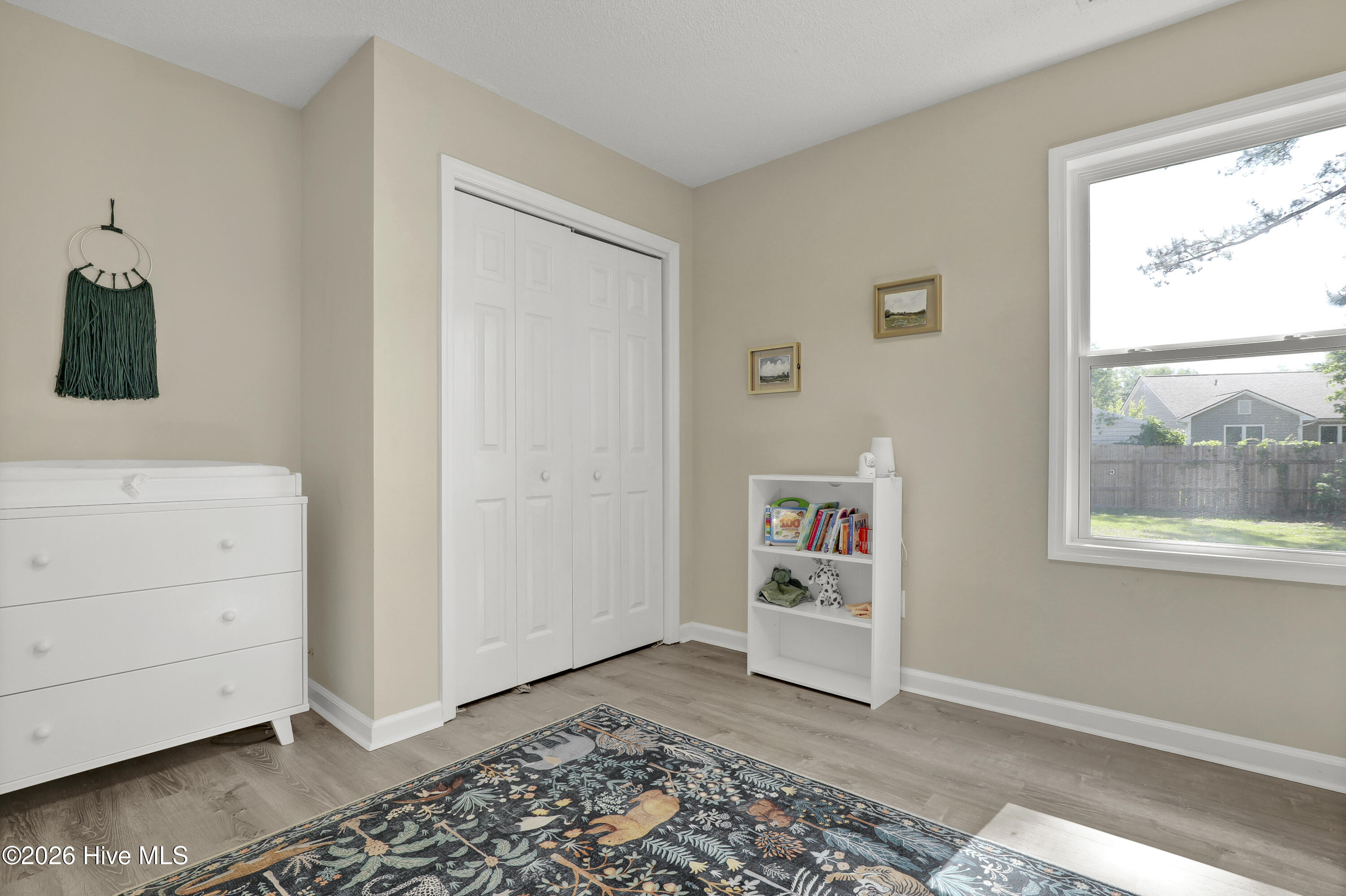 100568979 | Photo 25