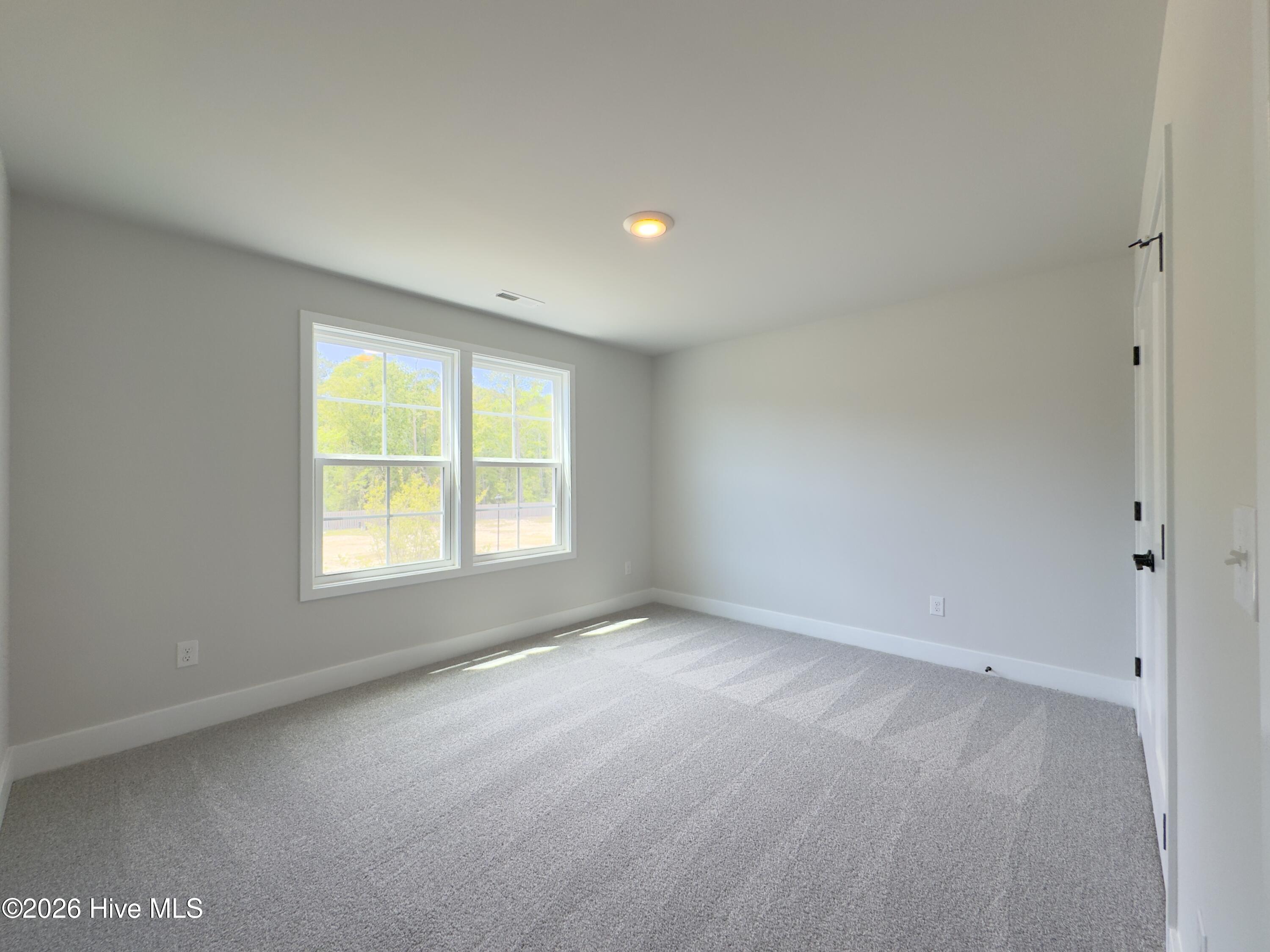 100548866 | Photo 18