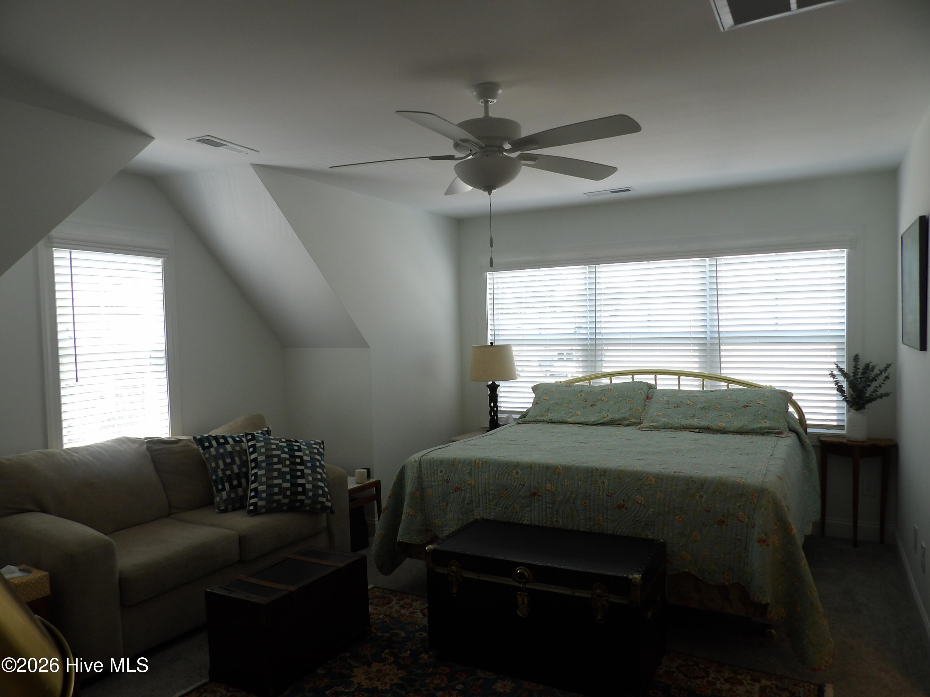 100561891 | Photo 46