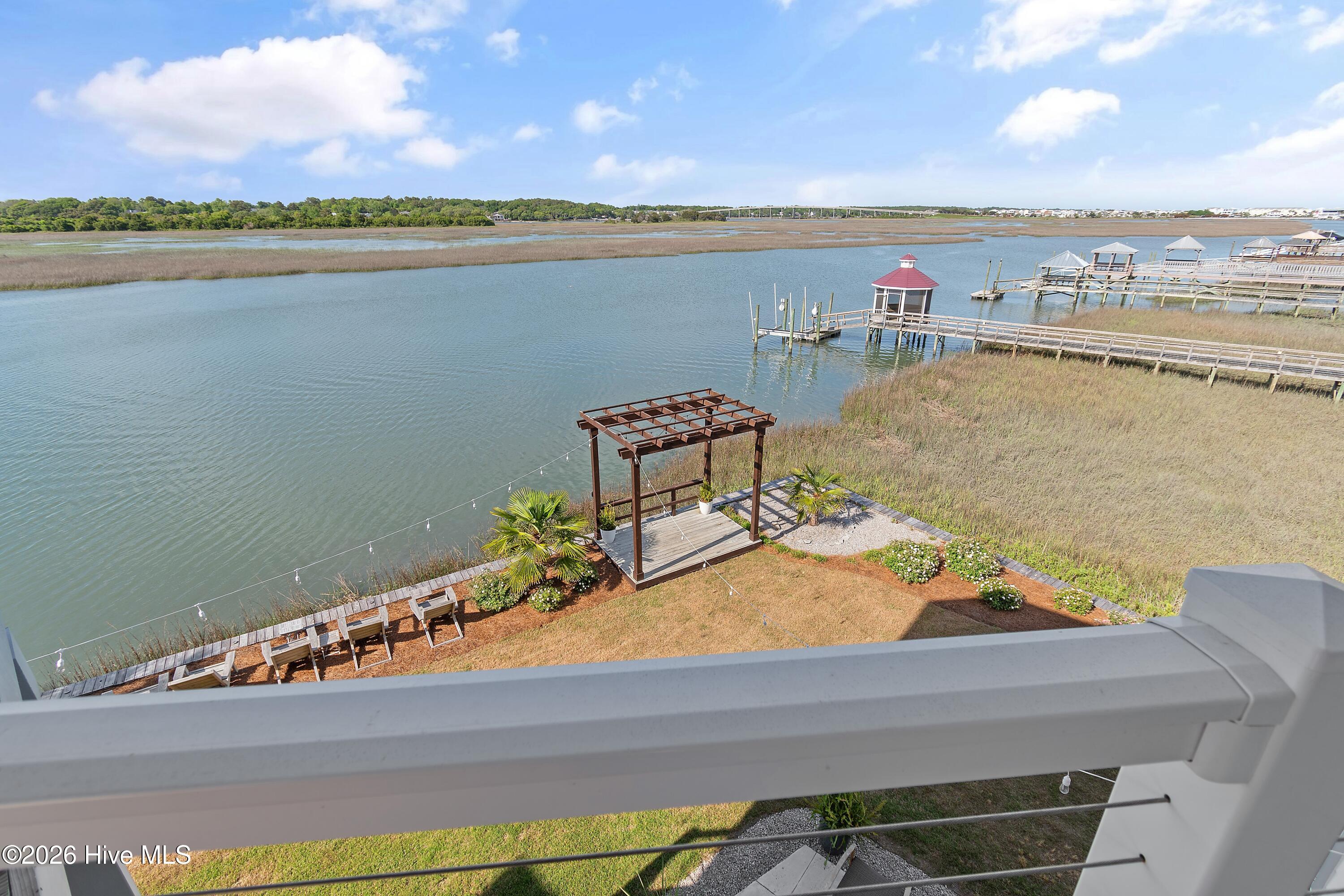 100571416 | Photo 49