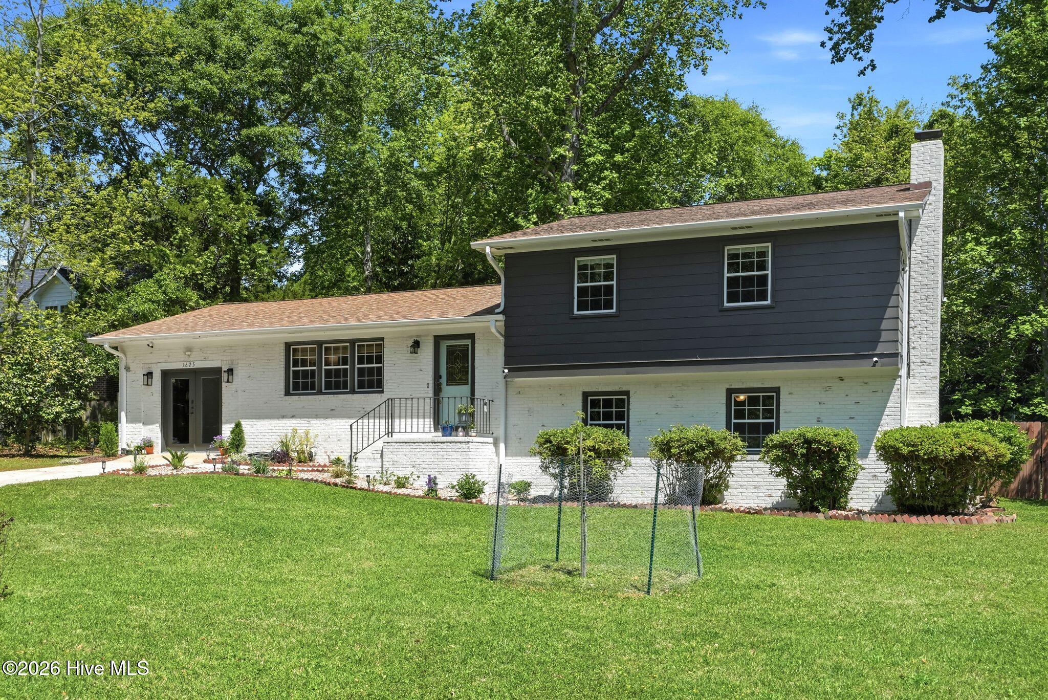 100568648 | Photo 67