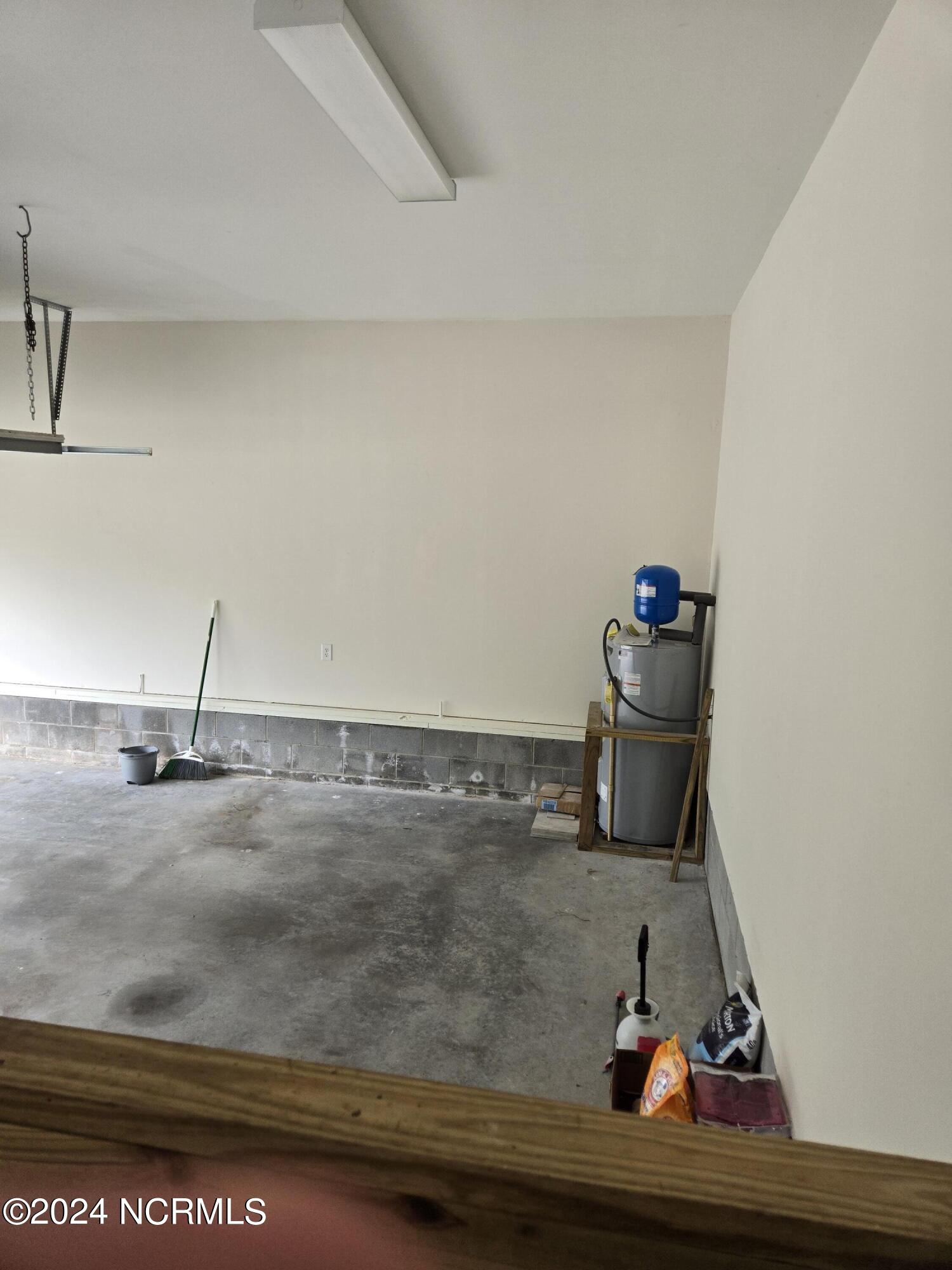 100465743 | Photo 51